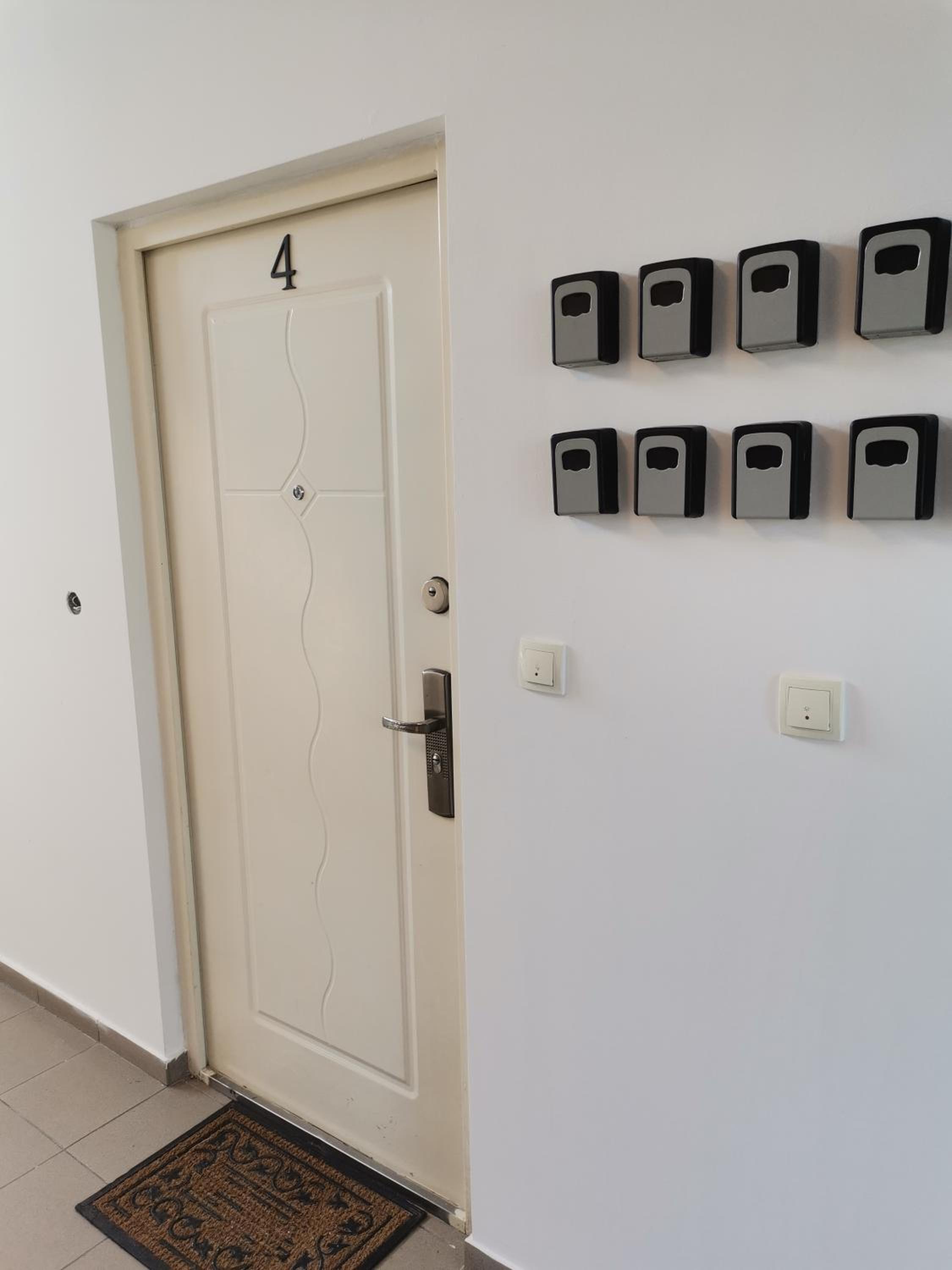 Airport Apartments — photo 32