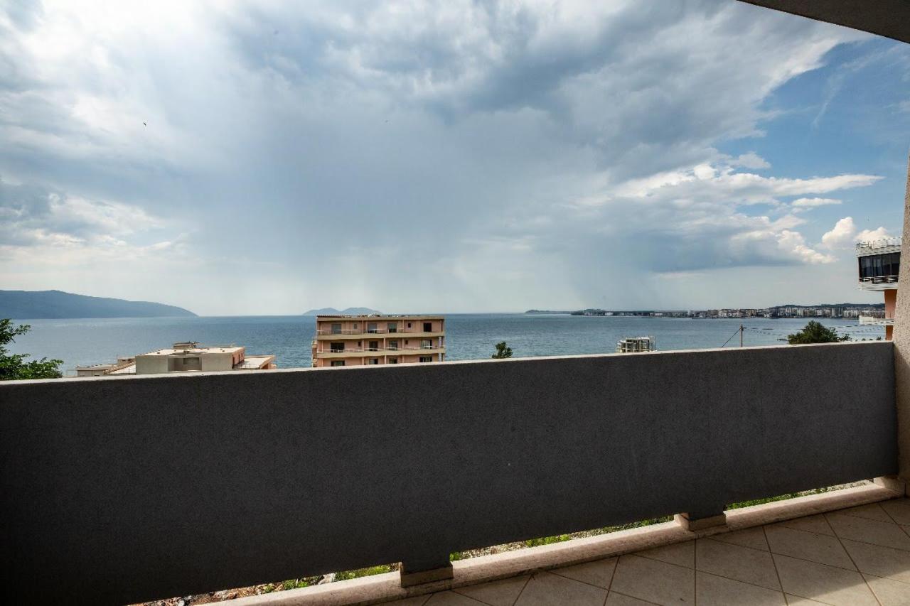 Sea view apartment photo 2