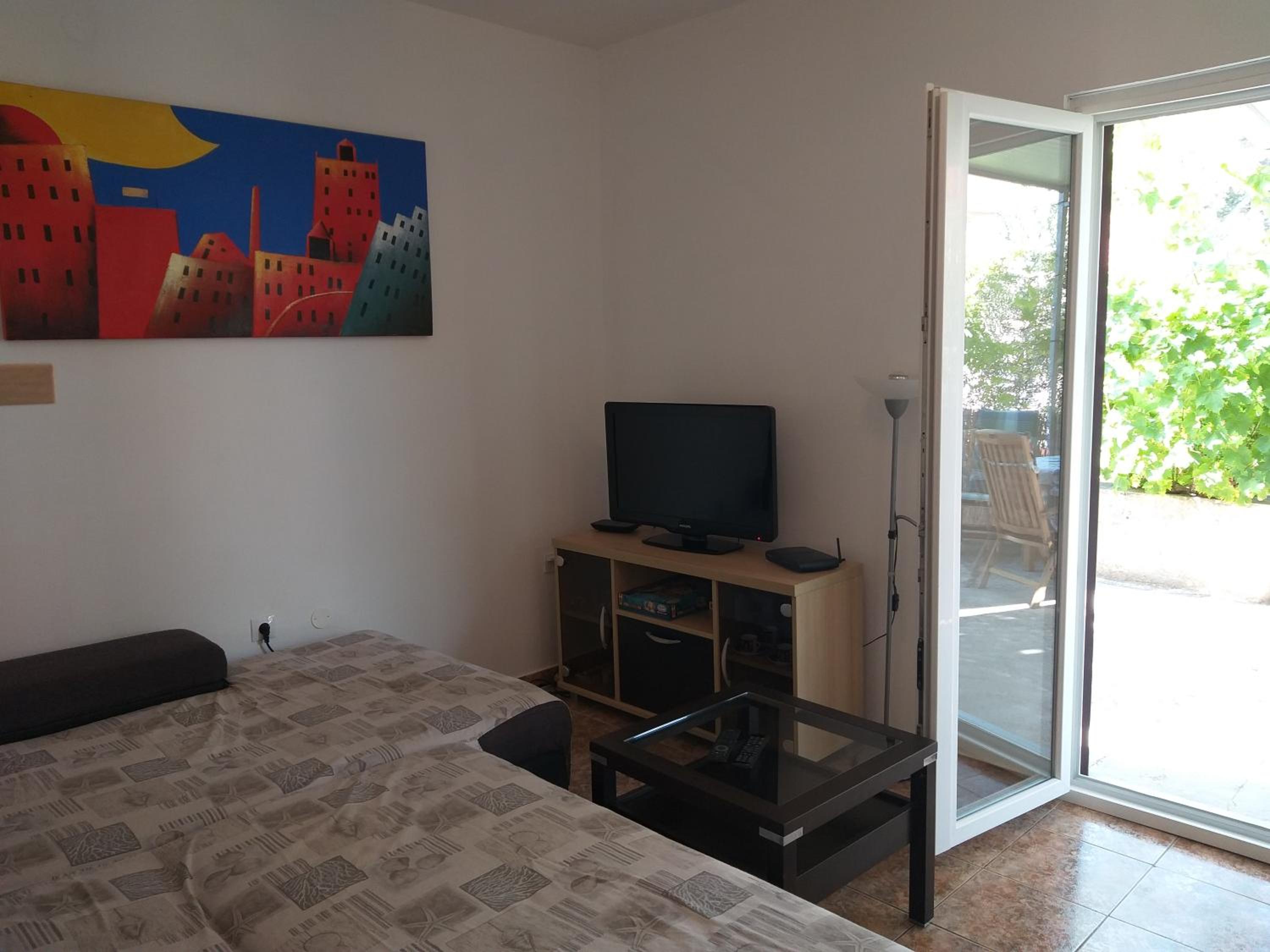 Photo 8