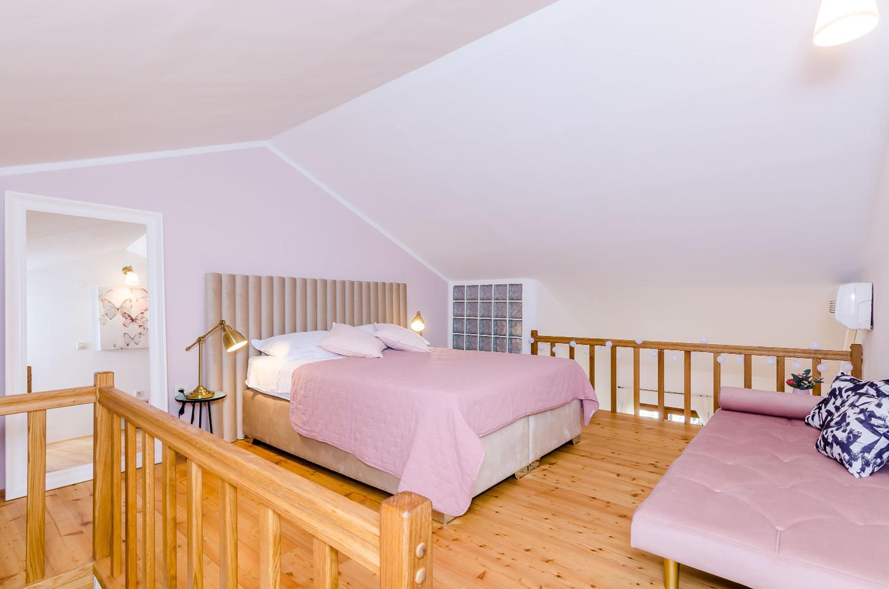 Couple getaway apartments