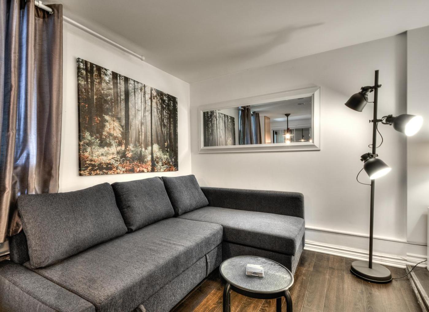 100 METERS to METRO BEAUDRY - FULL APARTMENTS - 1 minute walk to the FAMOUS ST CATHERINE STREET - FAST WIFI - WASHER & DRYER ON SITE - Montcalm units