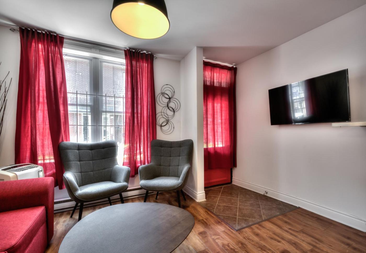 100 METERS to METRO BEAUDRY - FULL APARTMENTS - 1 minute walk to the FAMOUS ST CATHERINE STREET - FAST WIFI - WASHER & DRYER ON SITE - Montcalm units
