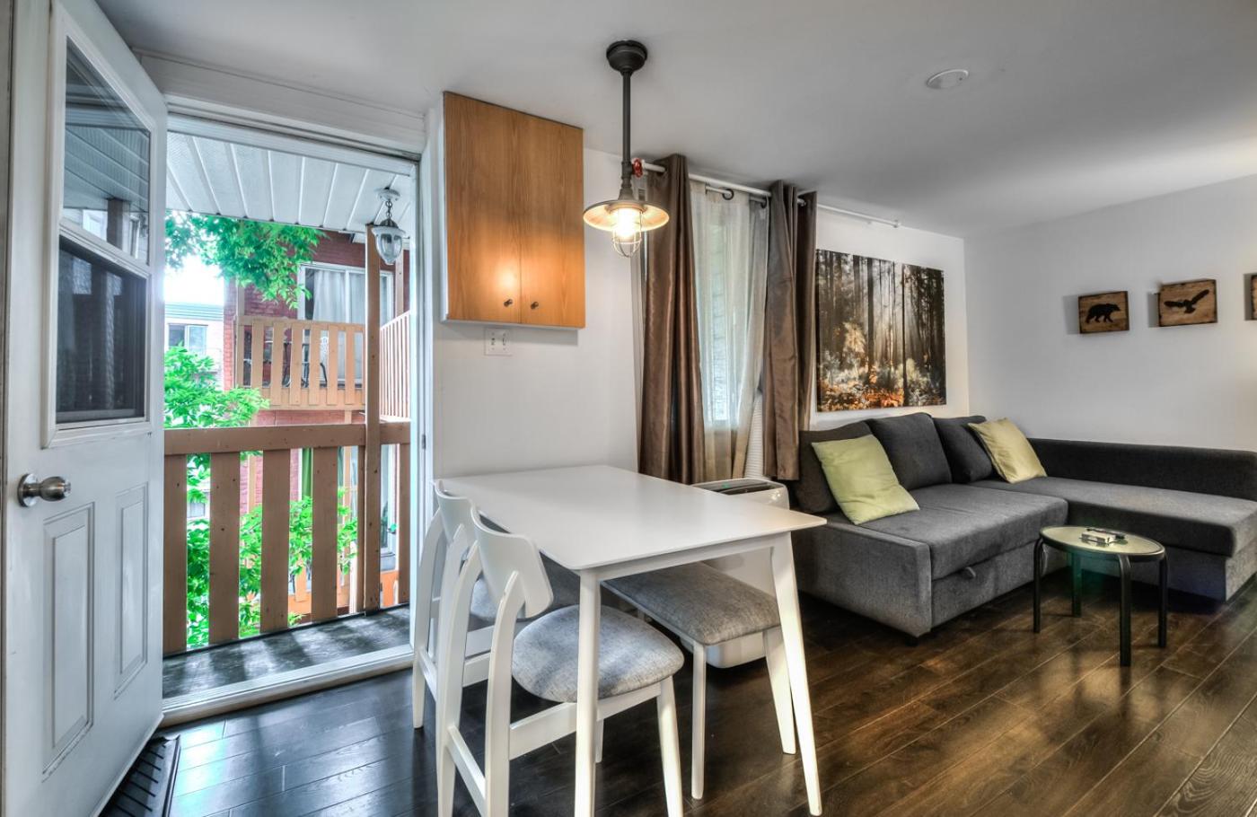 100 METERS to METRO BEAUDRY - FULL APARTMENTS - 1 minute walk to the FAMOUS ST CATHERINE STREET - FAST WIFI - WASHER & DRYER ON SITE - Montcalm units