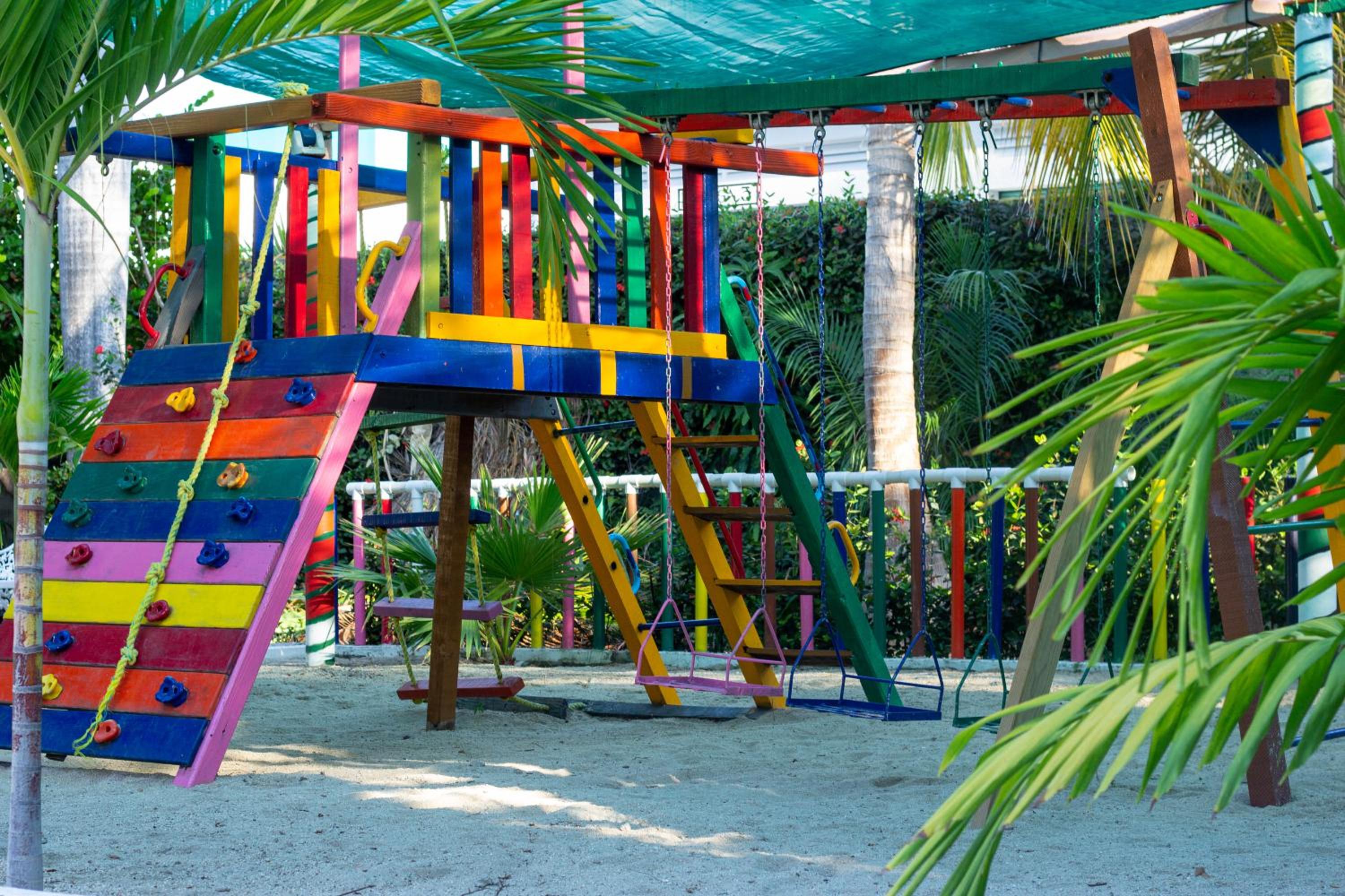 Hotel Castillo Huatulco & Beach Club