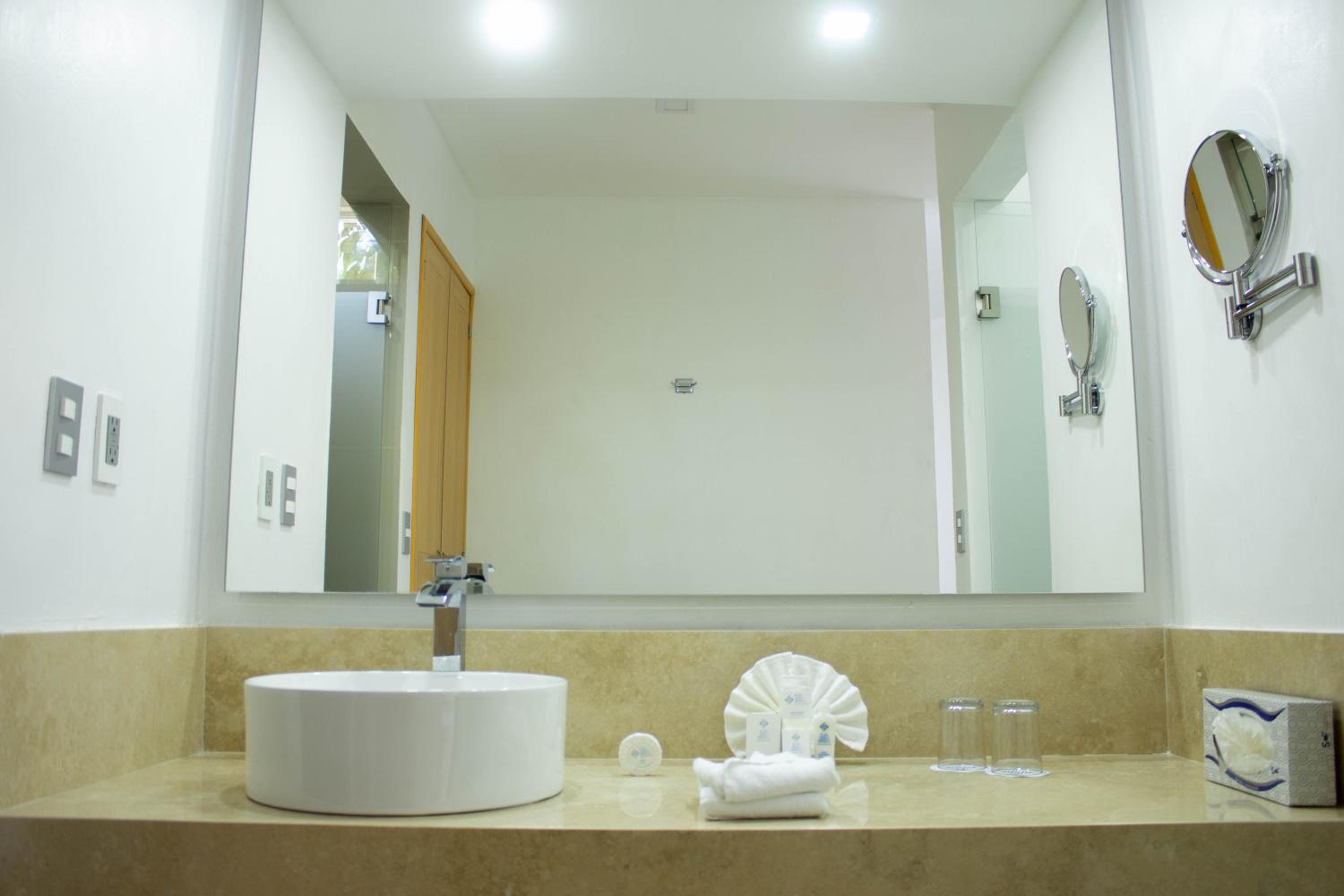 Hotel Castillo Huatulco & Beach Club