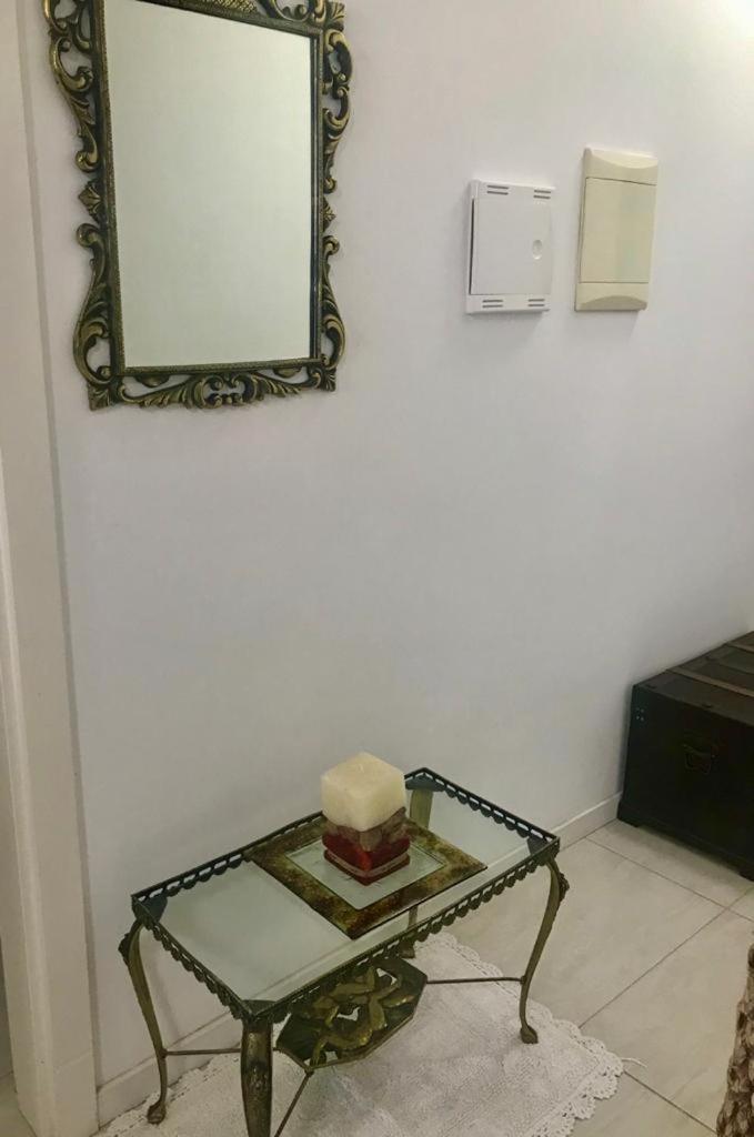 Apartamento, Cobertura, 2 suites ,localizado 200 mts da praia Bombinhas Centro