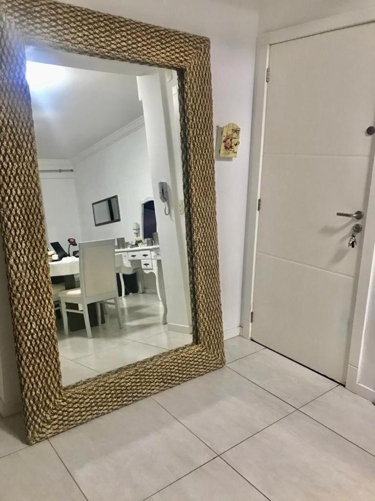 Apartamento, Cobertura, 2 suites ,localizado 200 mts da praia Bombinhas Centro