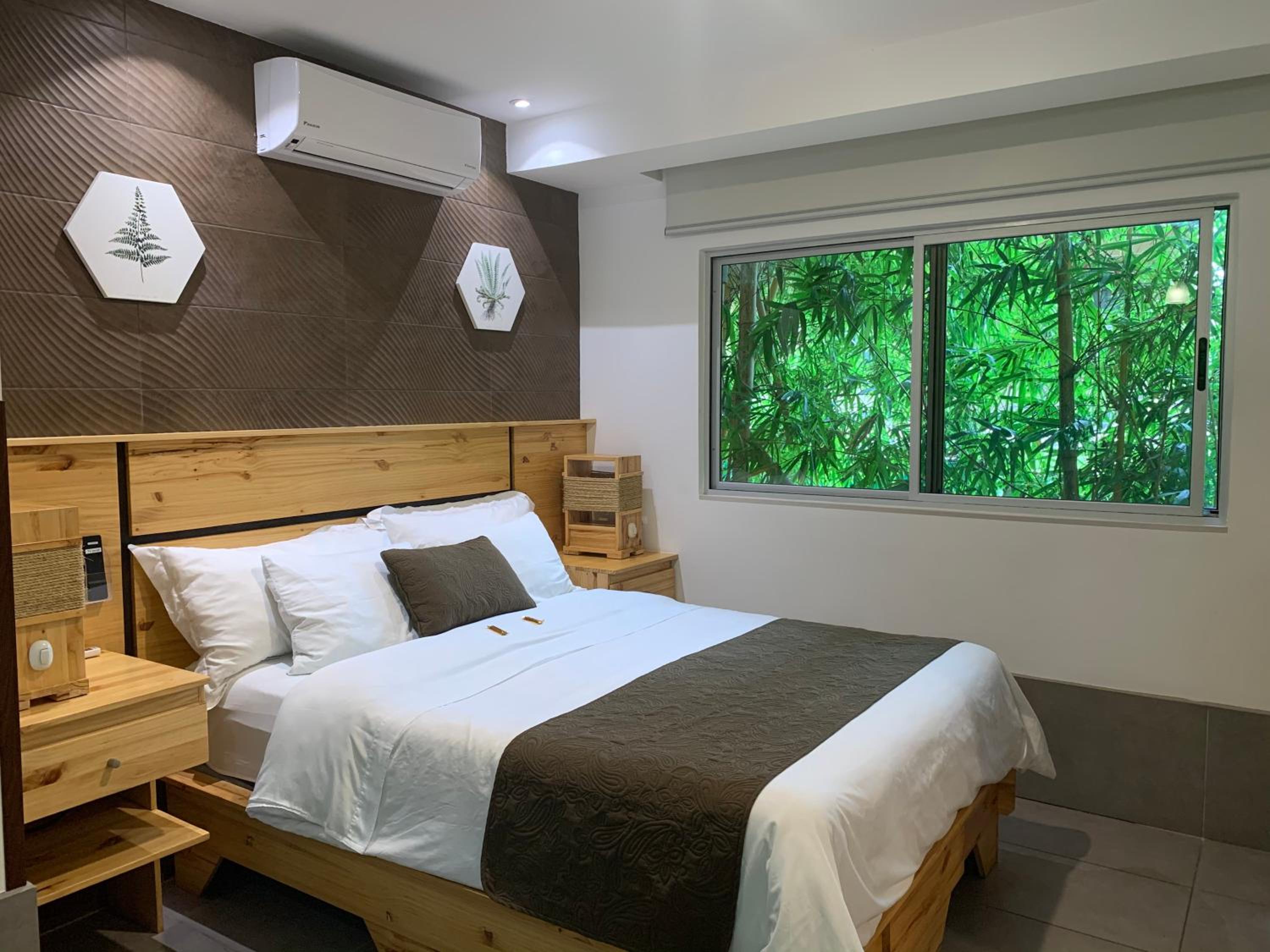 ARANJUEZ LOFTS Santa Ana