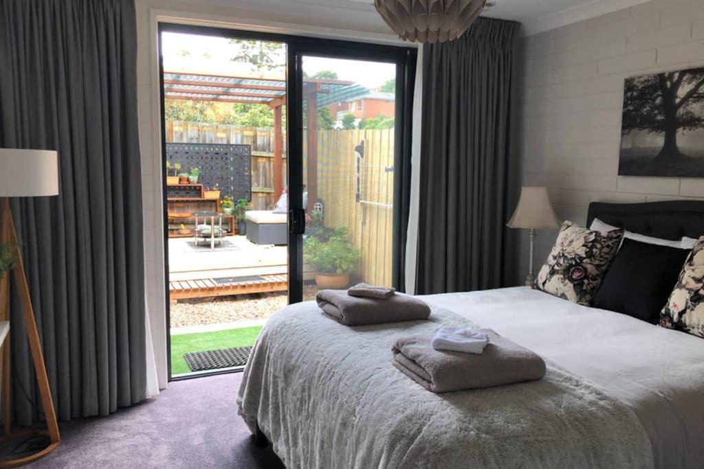 The Snug Premium 1BR Self Contained Apartment FREE Netflix view 3