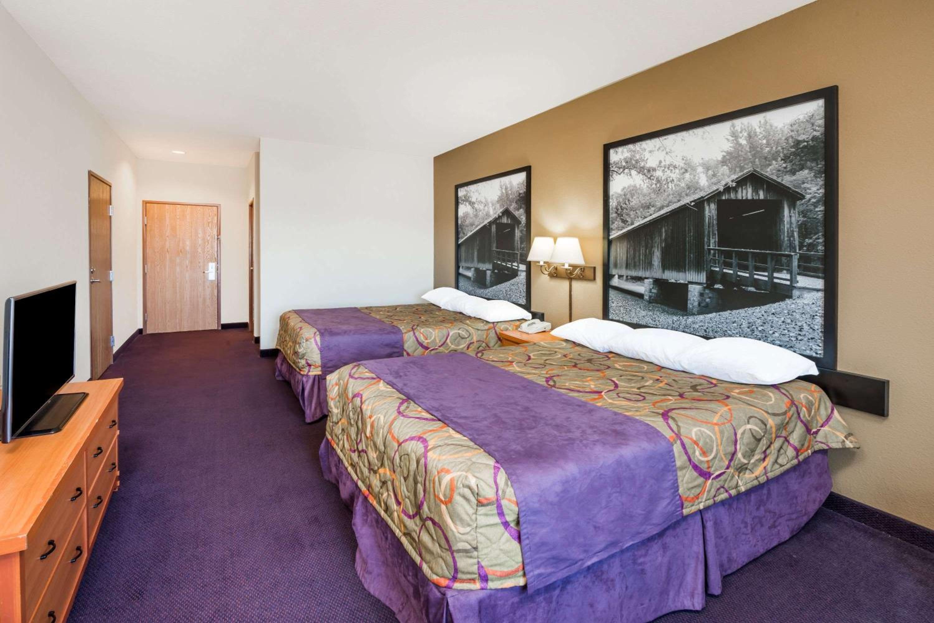 Columbia Vacations - Super 8 by Wyndham Columbia East - Property Image 24