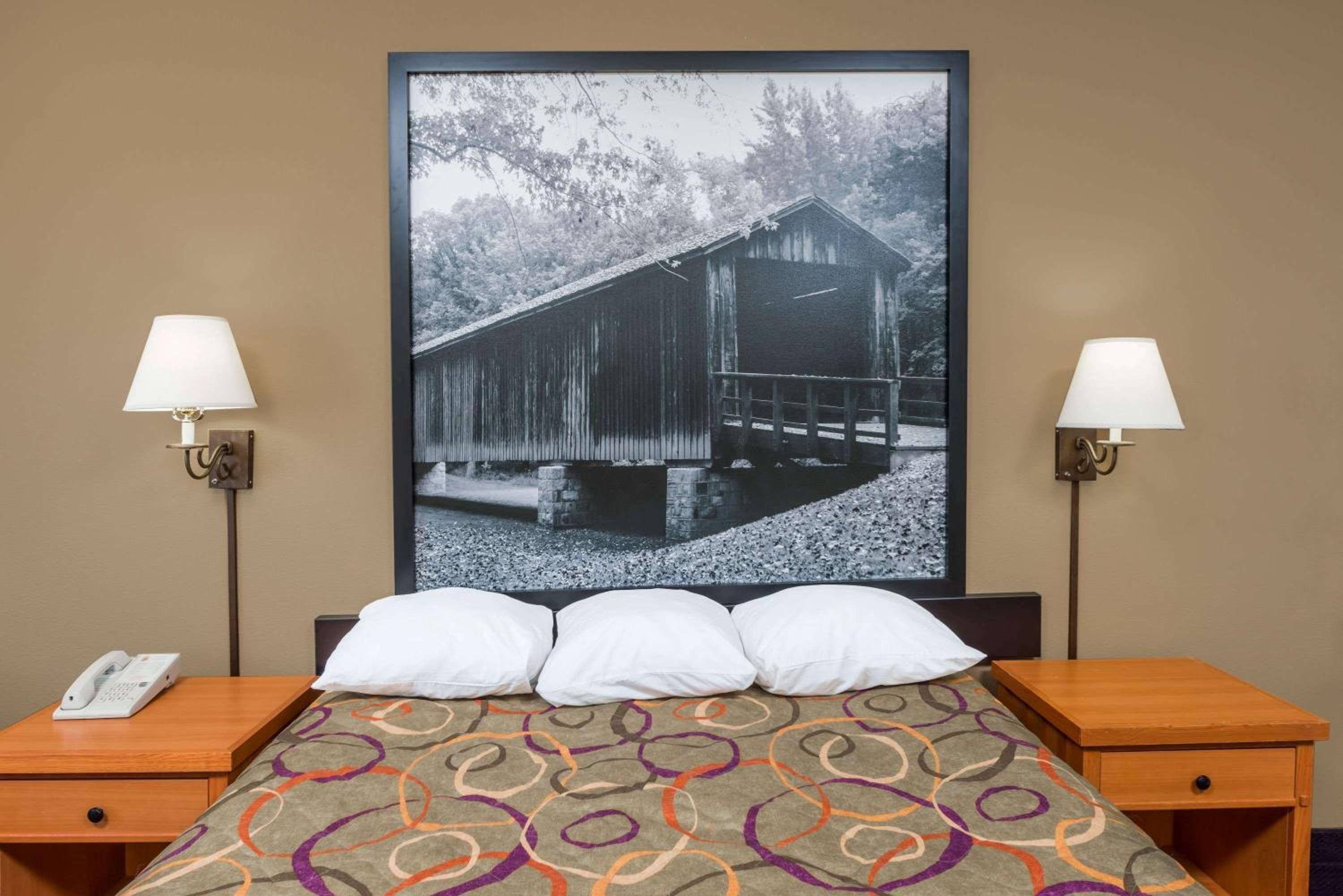 Columbia Vacations - Super 8 by Wyndham Columbia East - Property Image 20