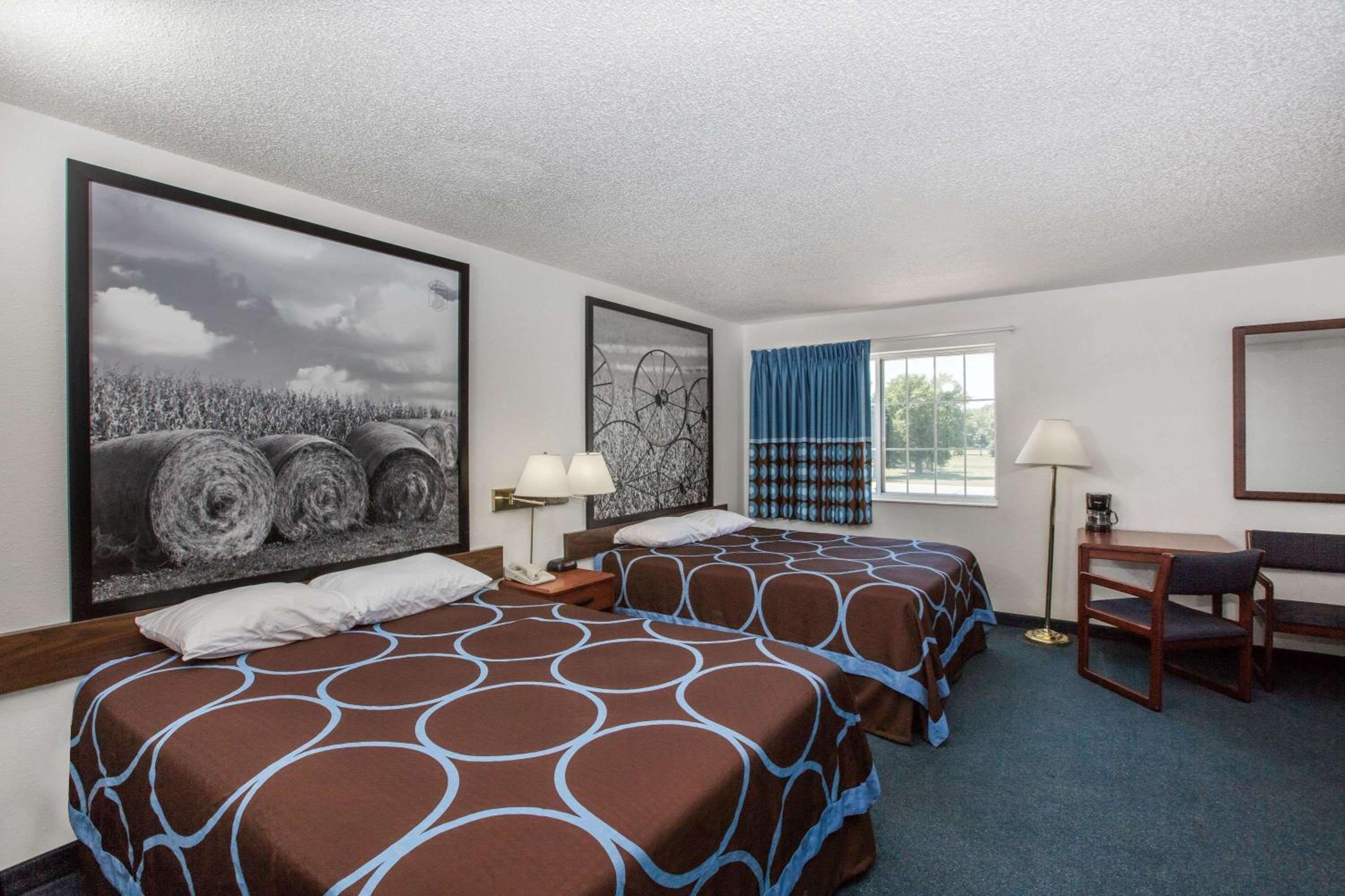 Super 8 by Wyndham Ida Grove view 4