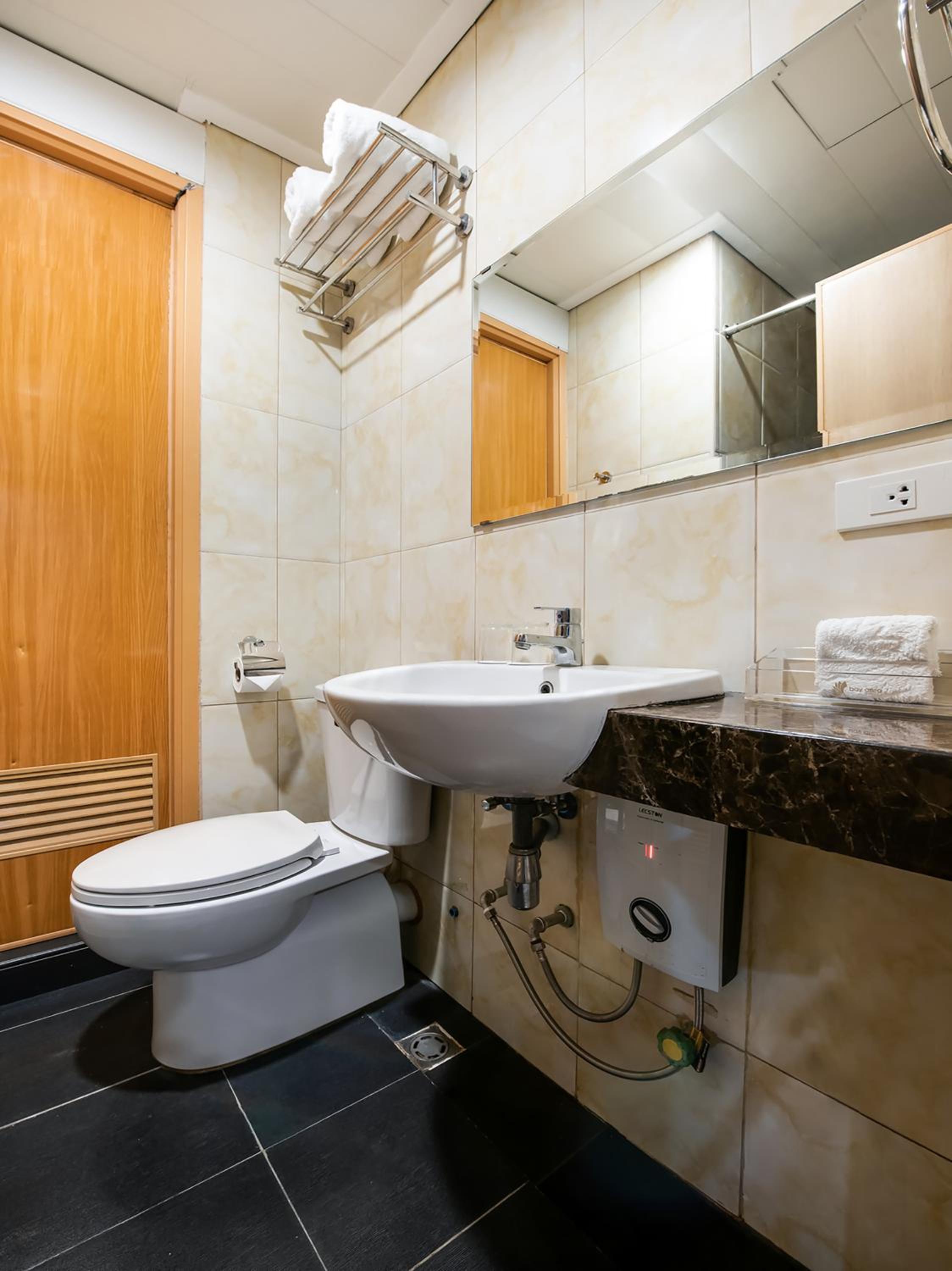 Bay Area Suites Manila photo 4