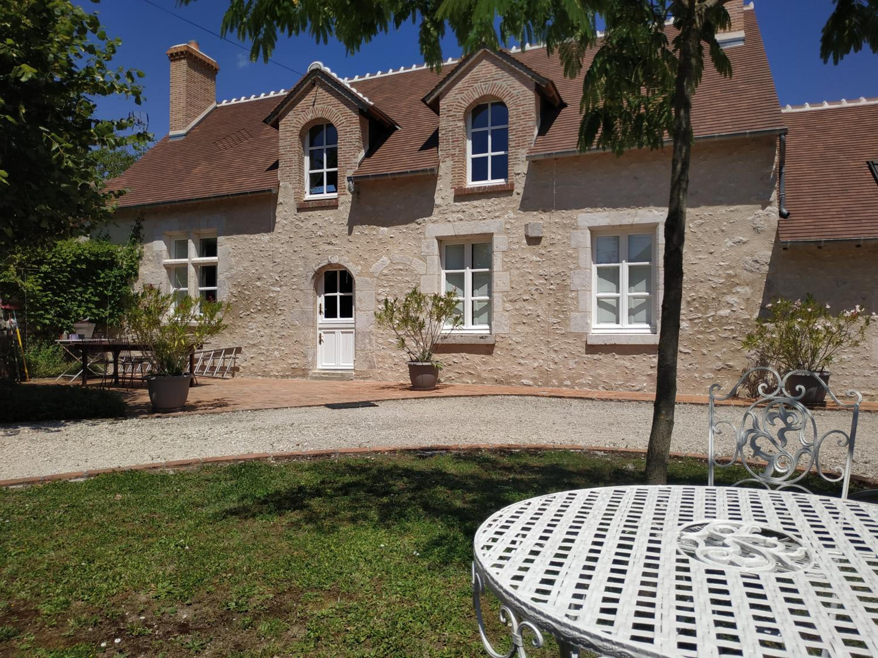closerie des laudieres view 2