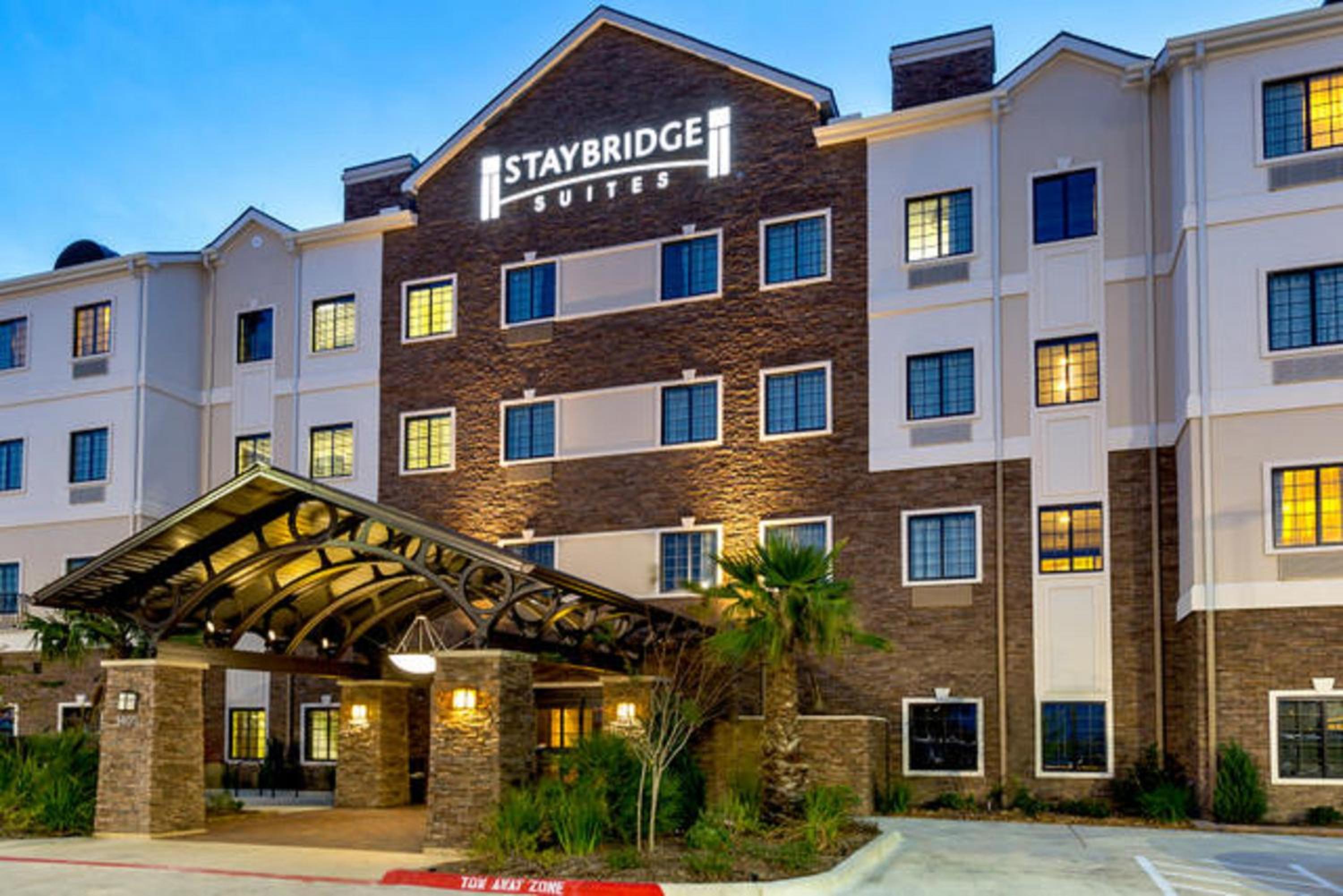 Hotel Staybridge Suites College Station, an IHG Hotel - Image 1