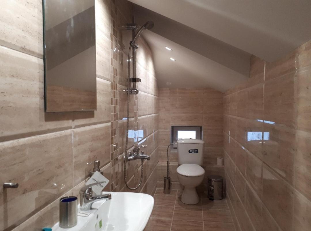 Top Center 4-Bedroom Apartment
