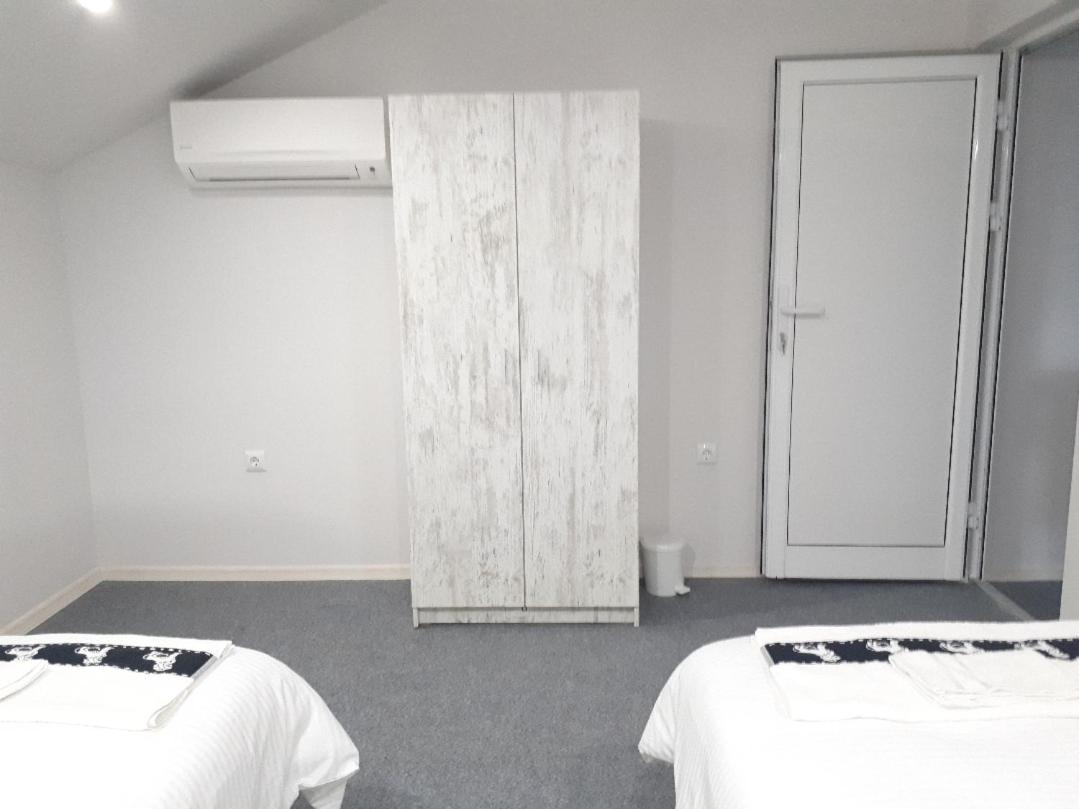 Top Center 4-Bedroom Apartment
