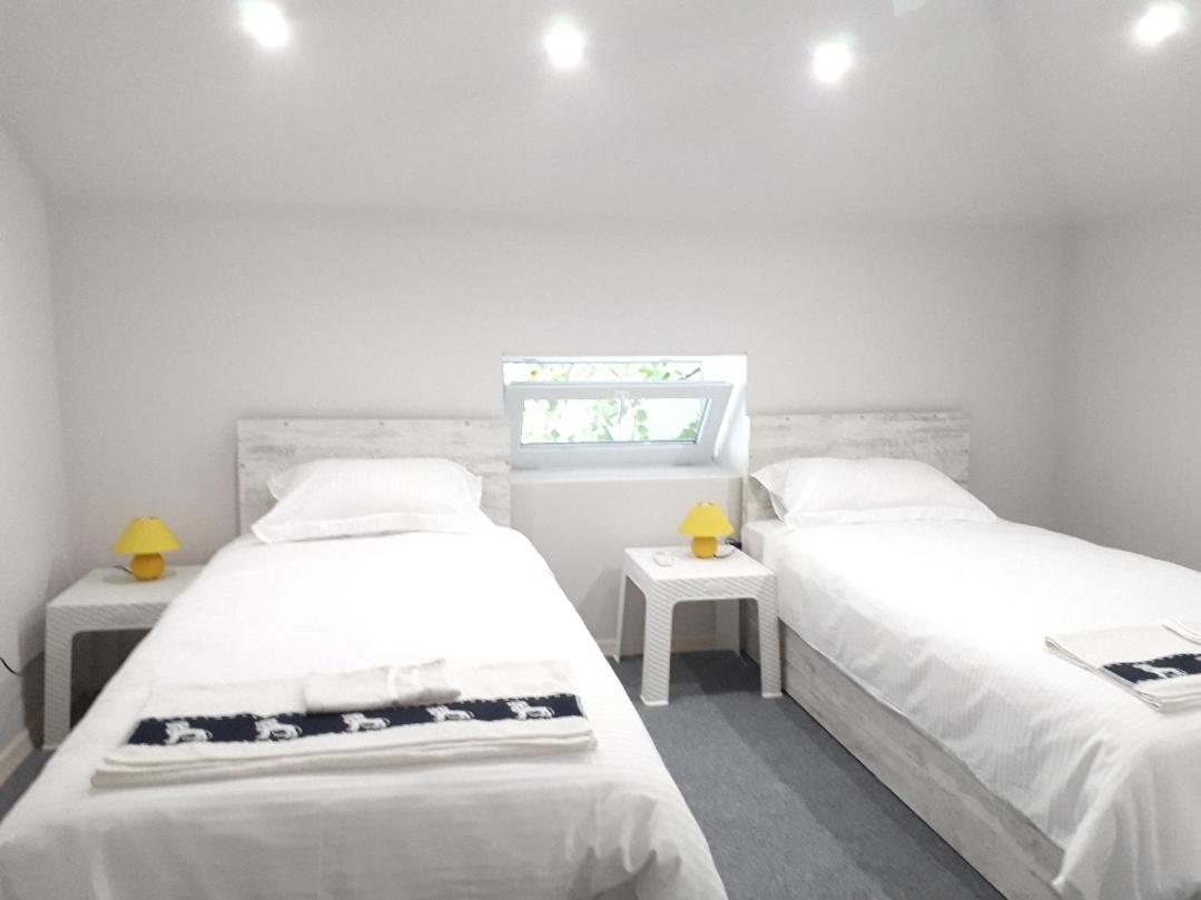 Top Center 4-Bedroom Apartment