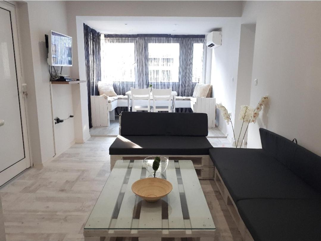 Top Center 4-Bedroom Apartment