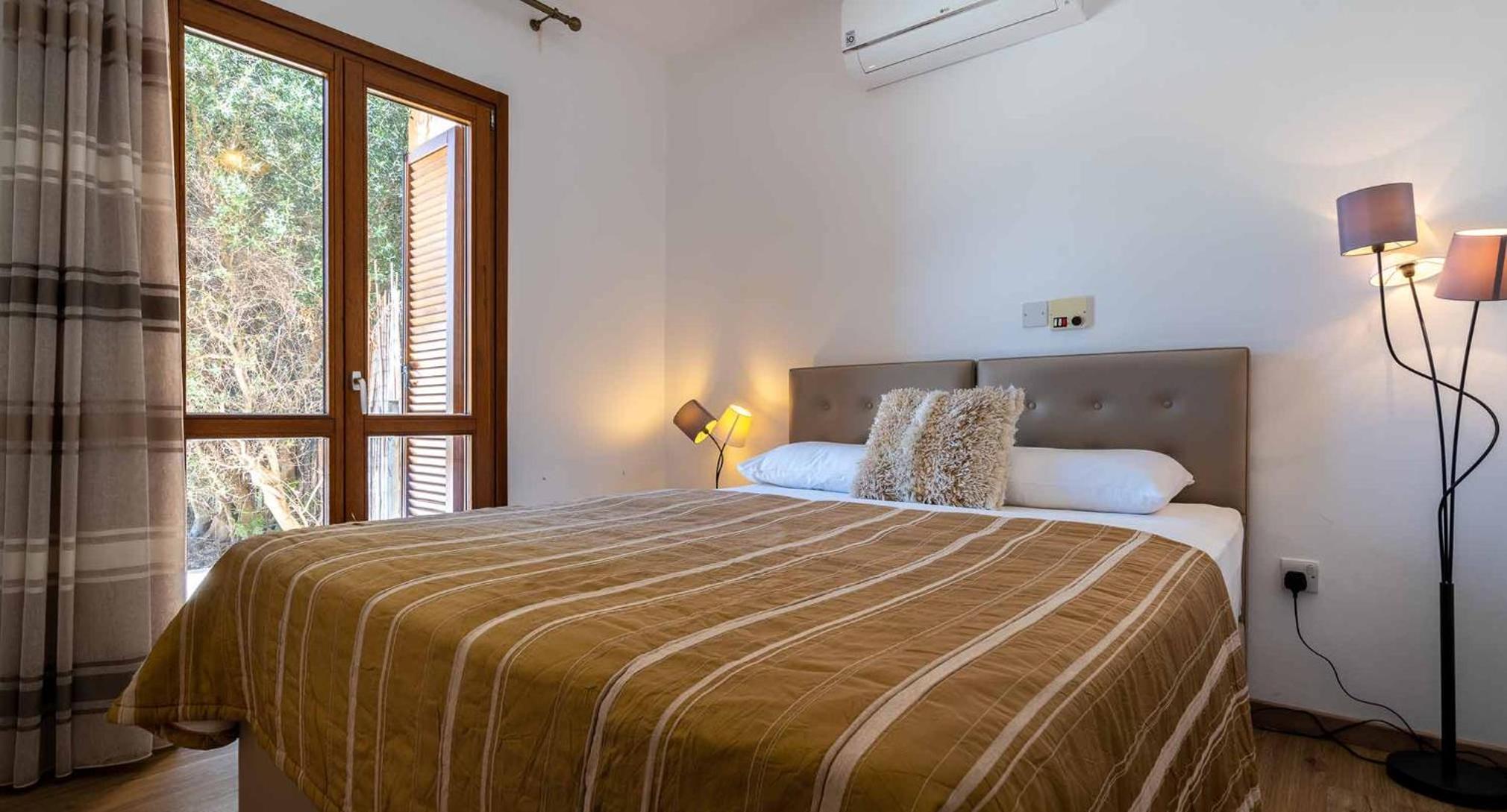 3 bedroom Villa Melandra with private pool and sea views, Aphrodite Hills Resort