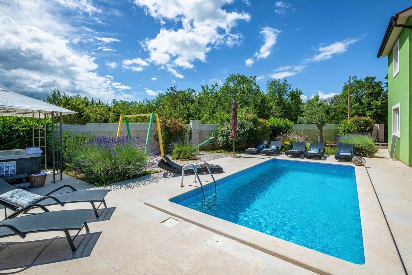 Spacious holiday house / pool / jacuzzi / playground / 6+2 view 5