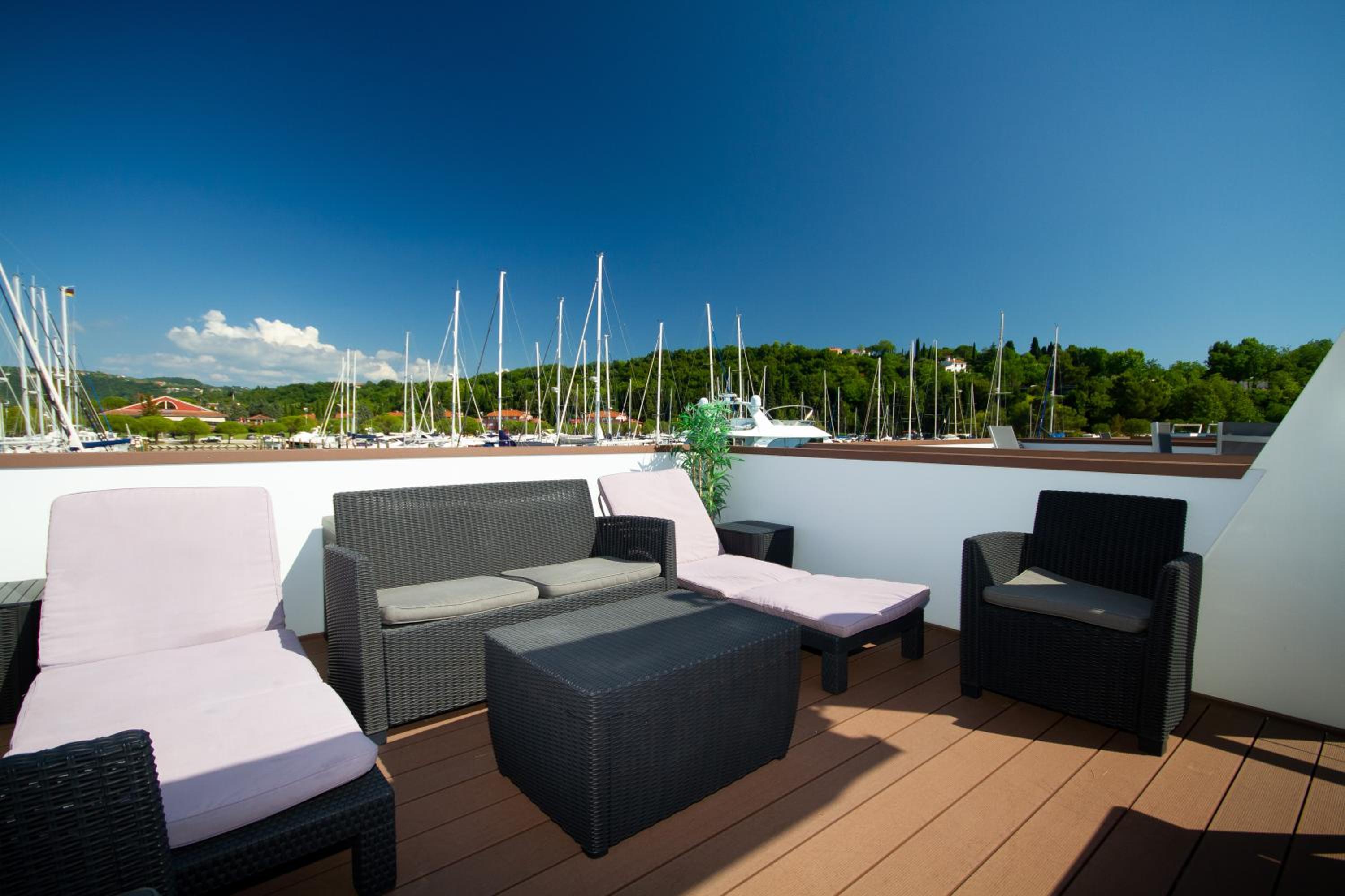 Hotel Bamboo Floating House Portorož - Image 1