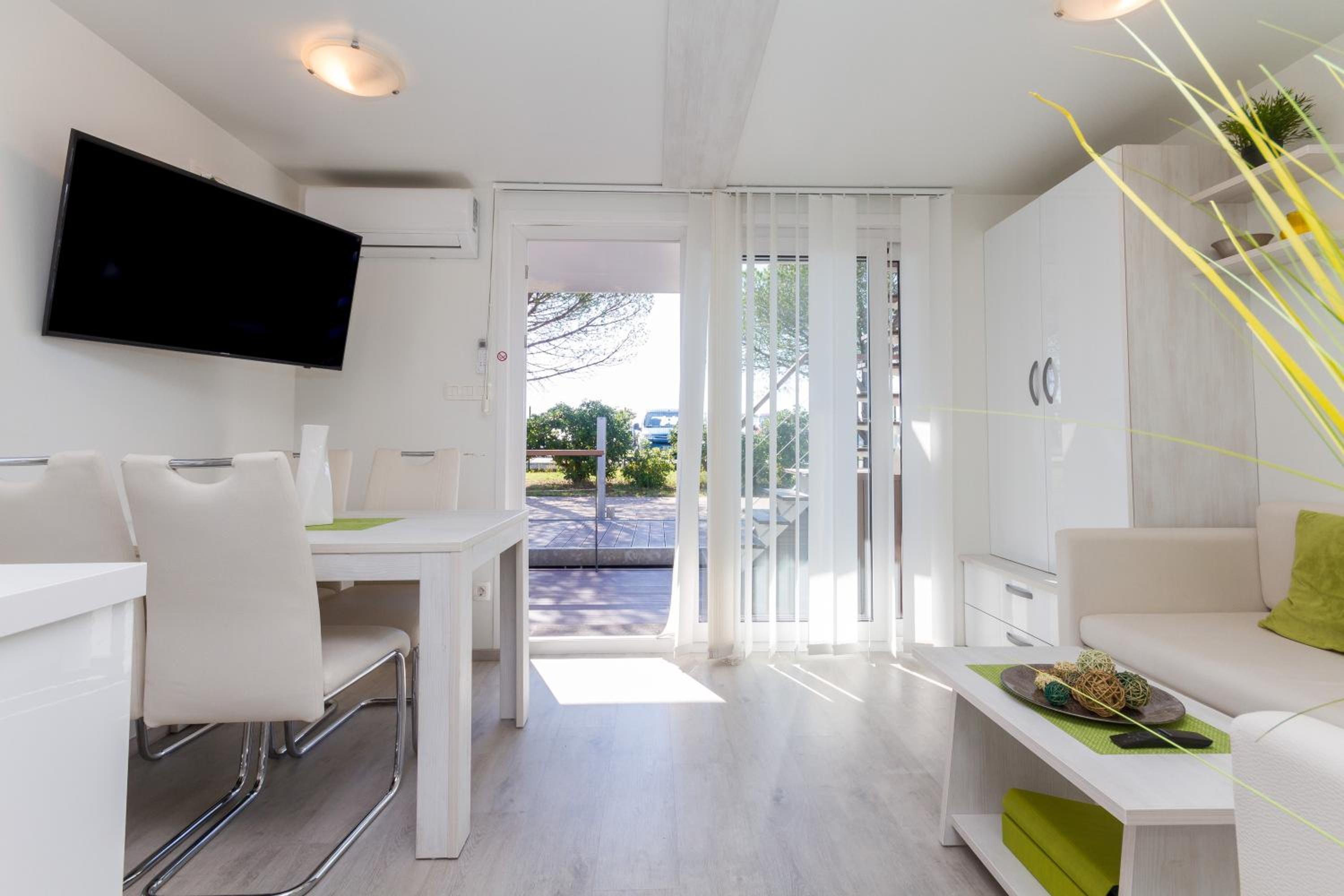 Bamboo Floating House Portorož