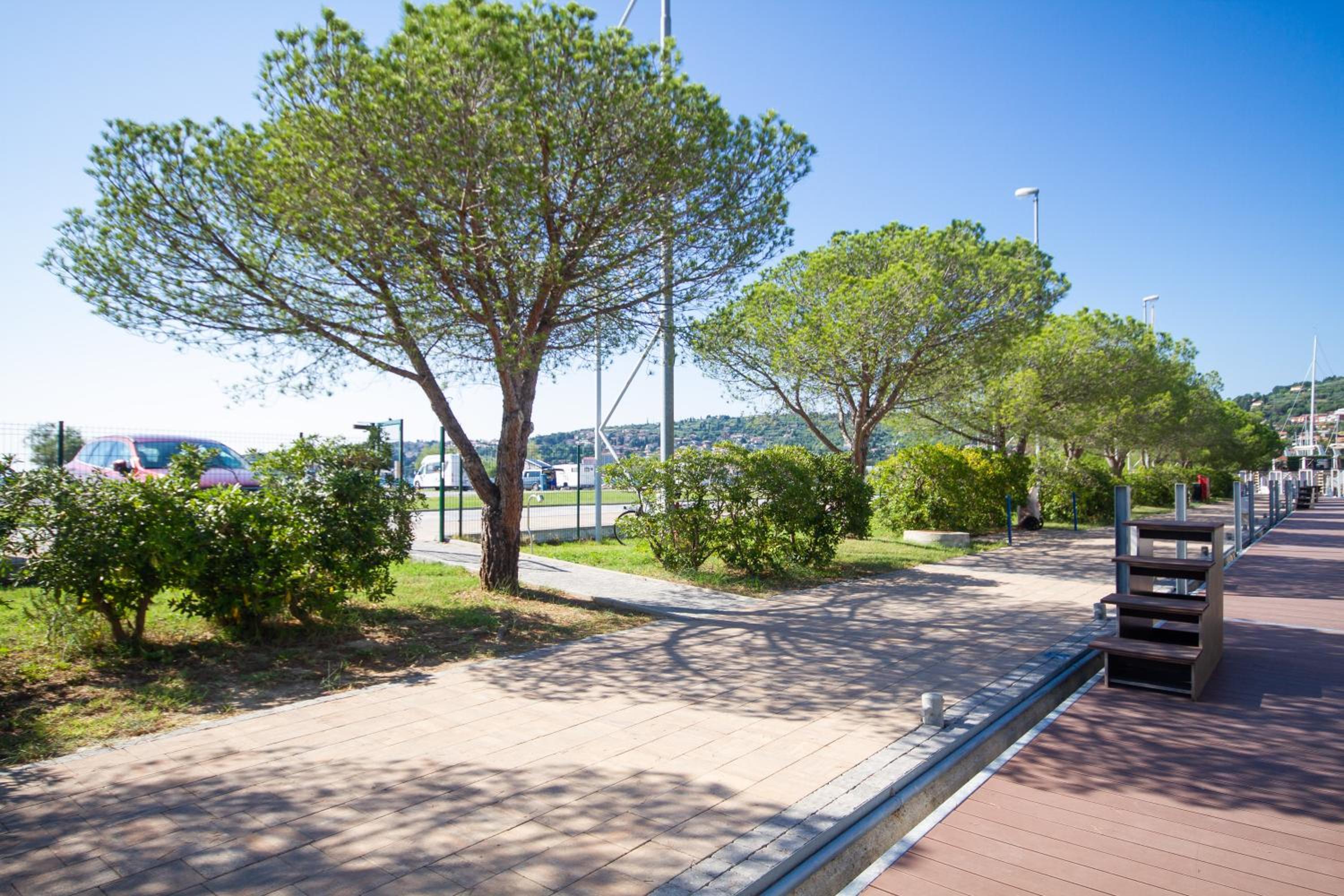 Bamboo Floating House Portorož