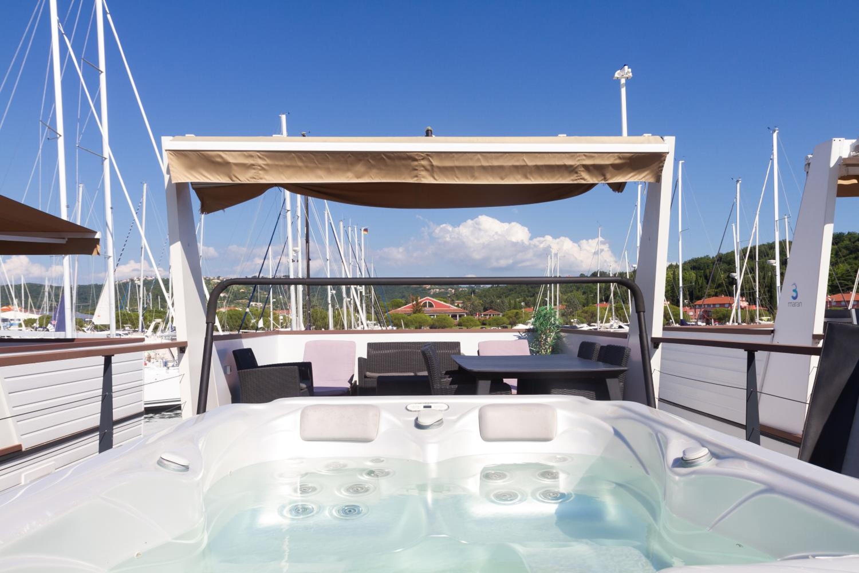 Bamboo Floating House Portorož