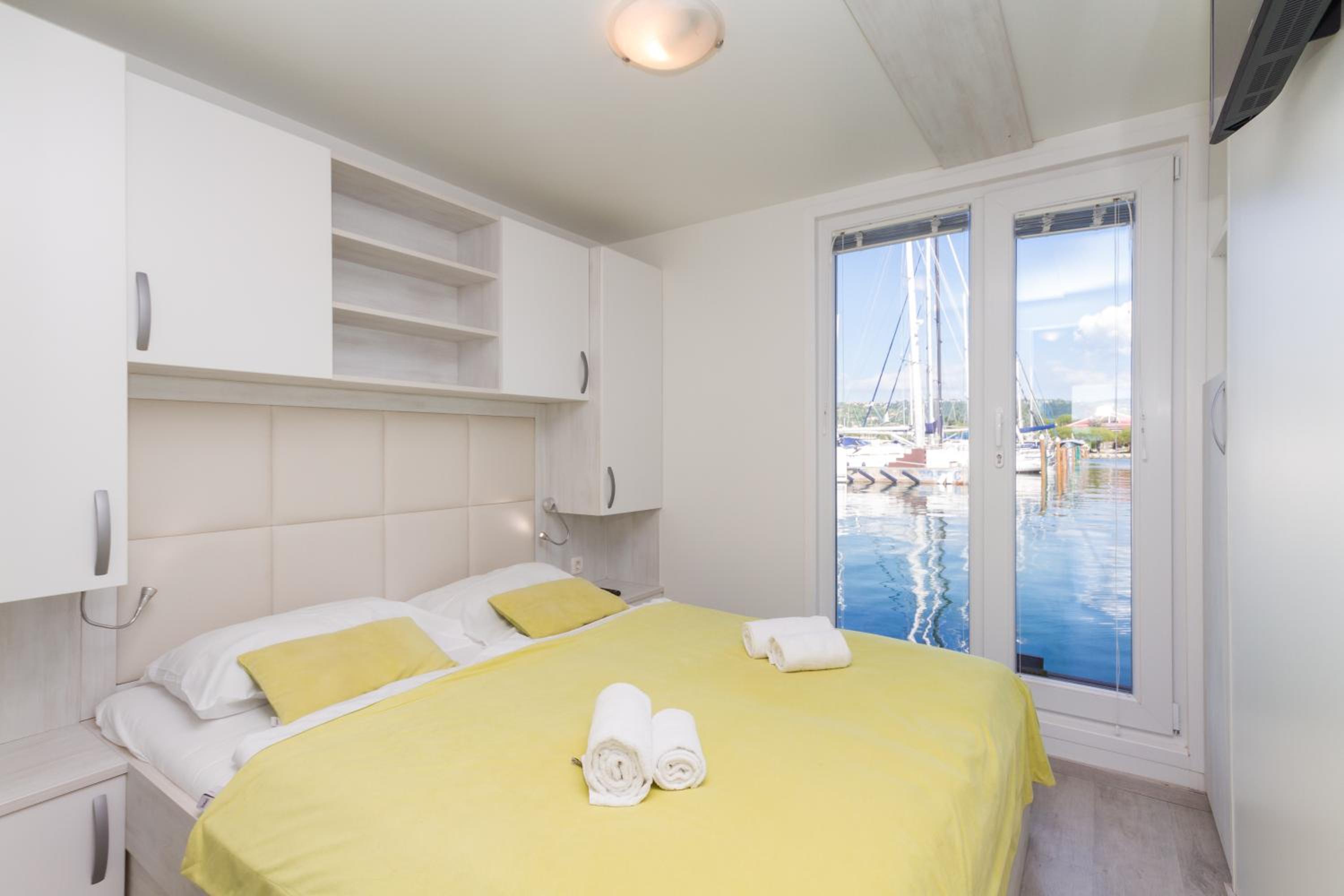 Bamboo Floating House Portorož
