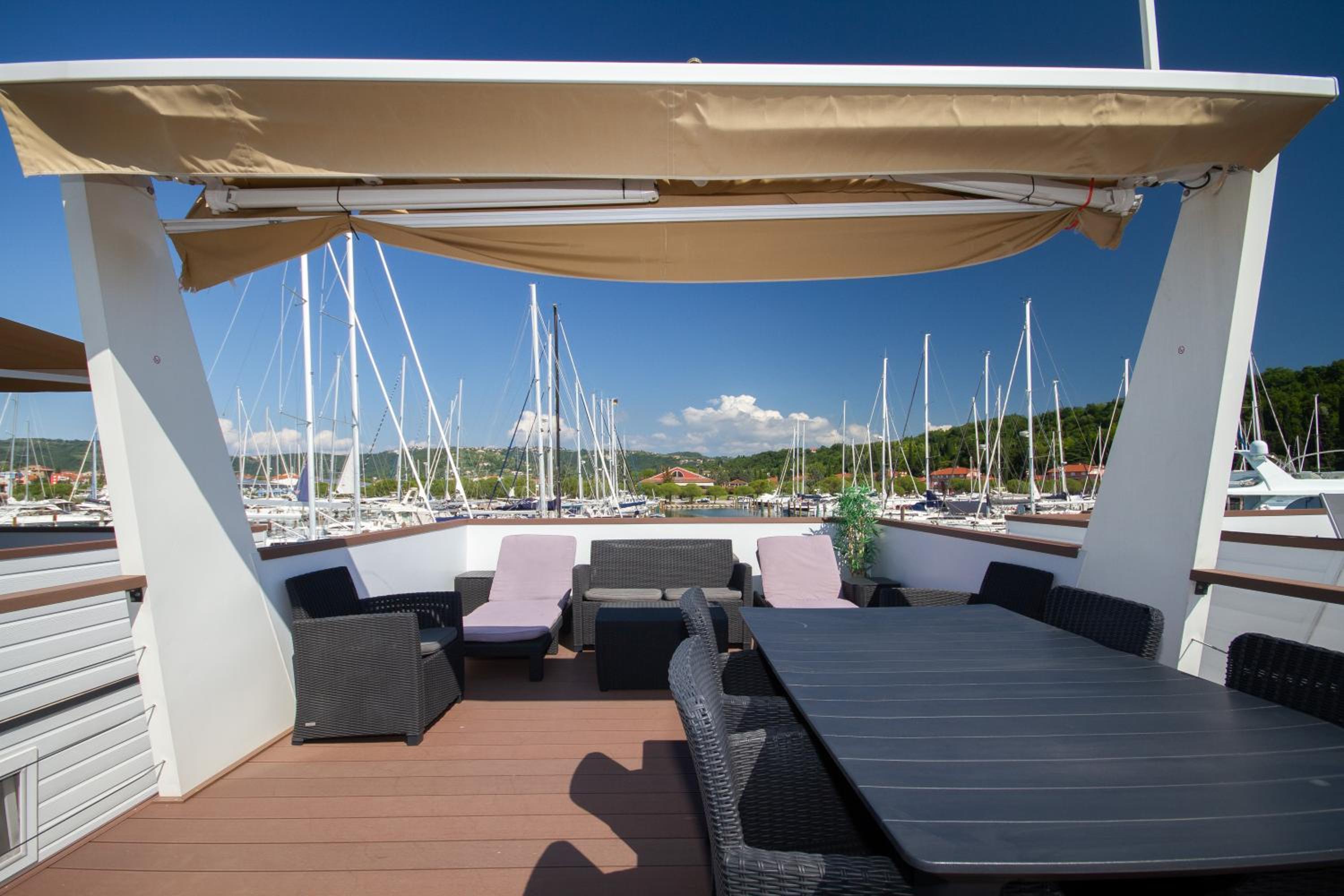 Bamboo Floating House Portorož