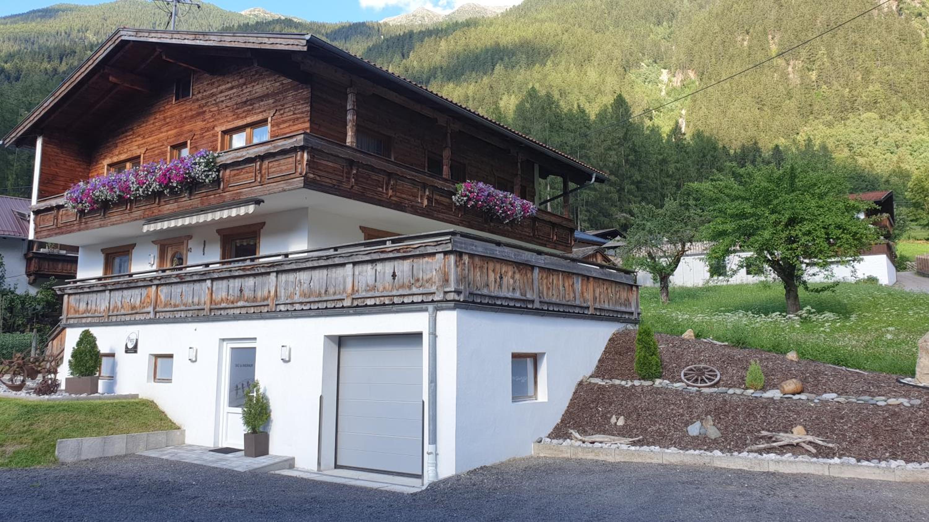Pienz Apart view 4