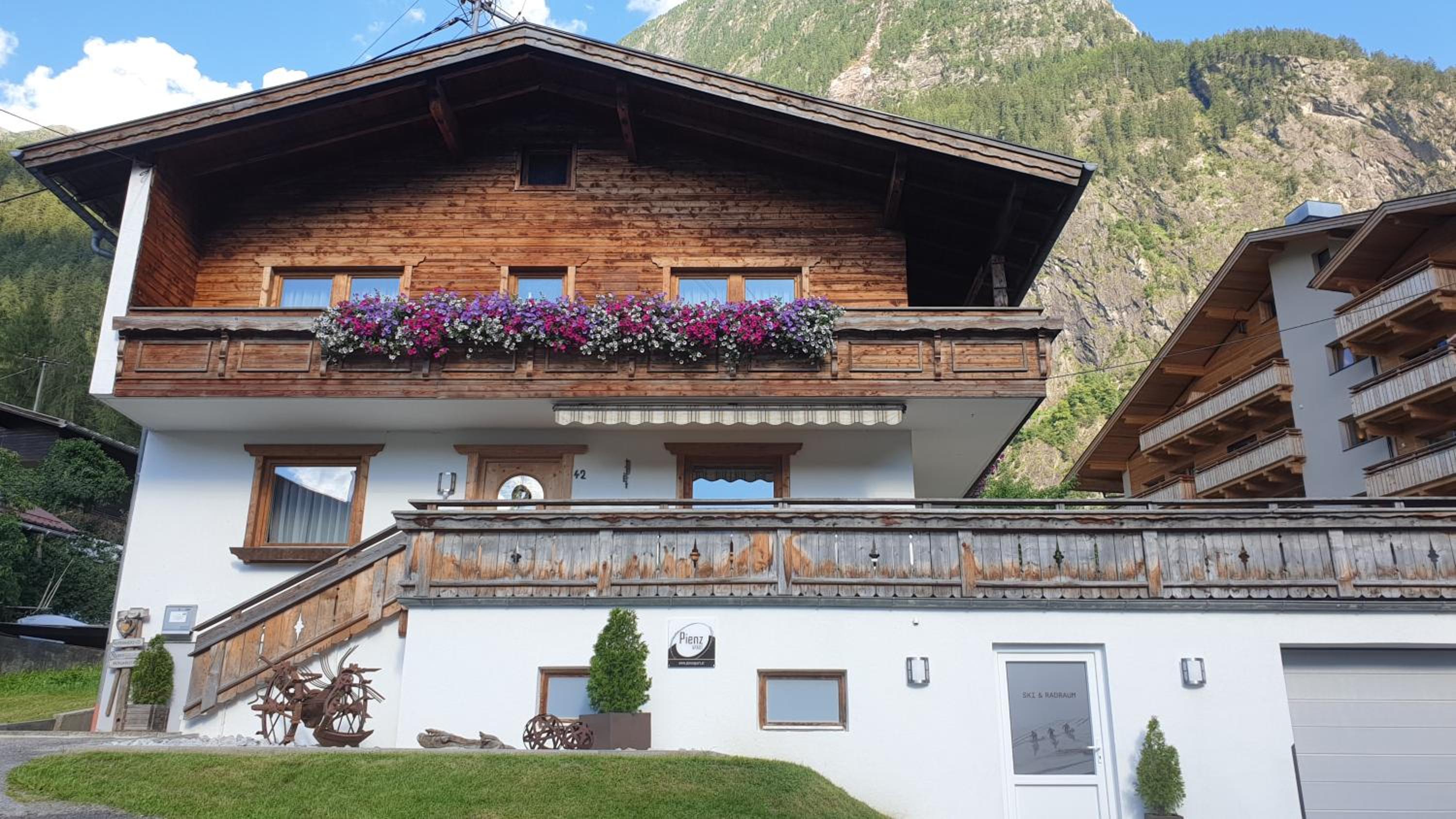 Pienz Apart view 3