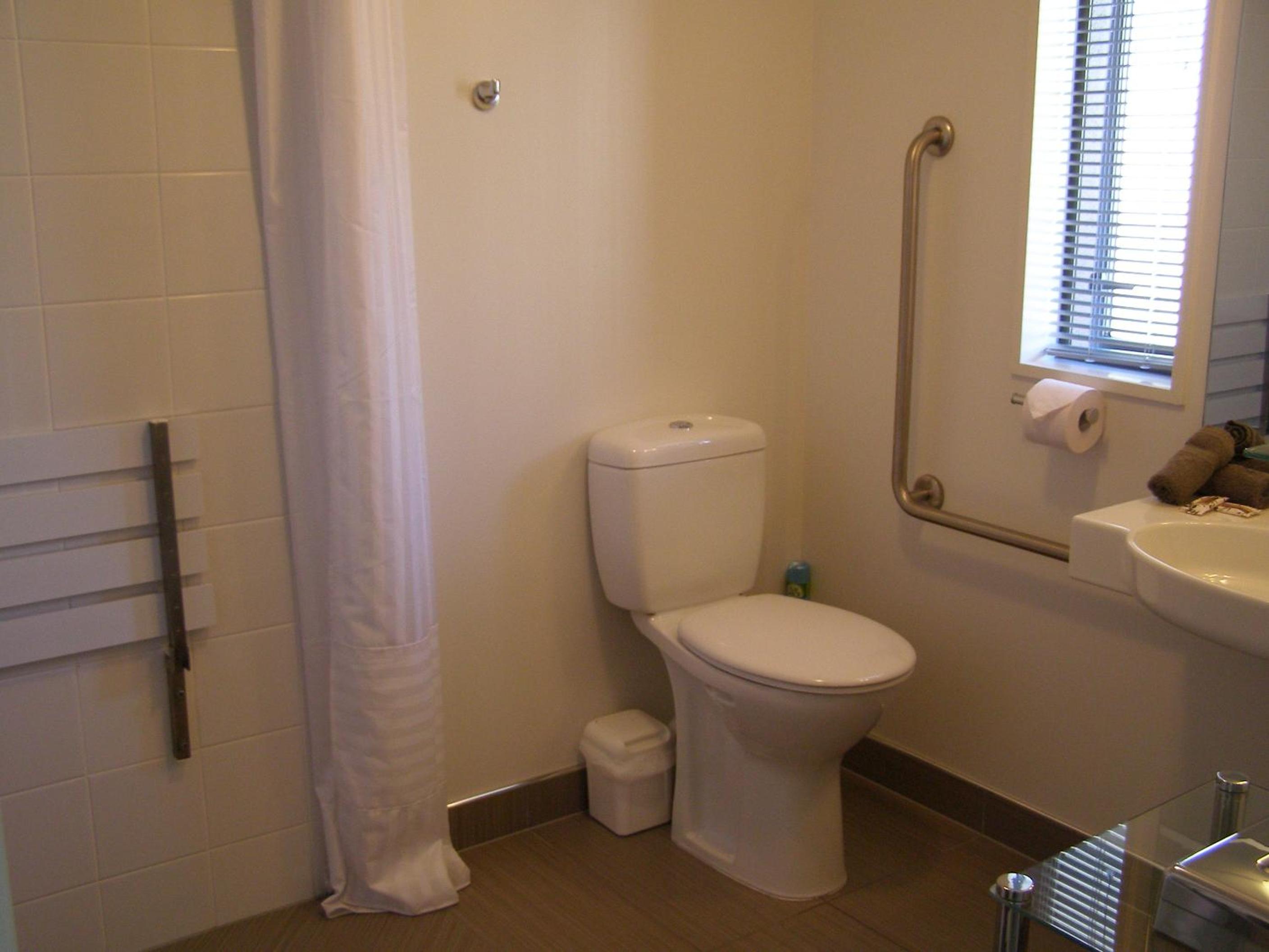 Bellano Motel Suites — photo 35