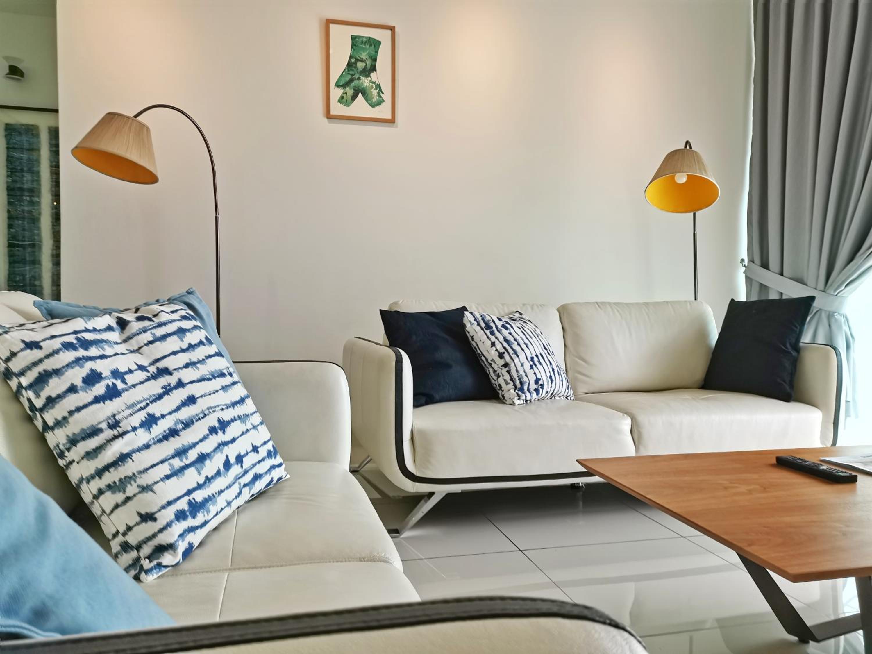 Southbay Plaza Condominium photo 2