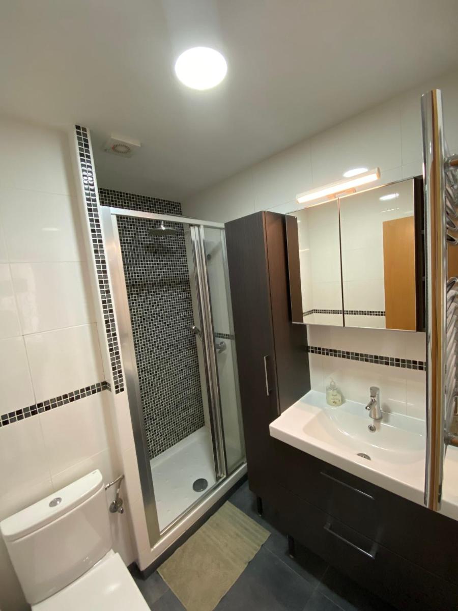 Entire New Apartment 20' from Barcelona photo 5