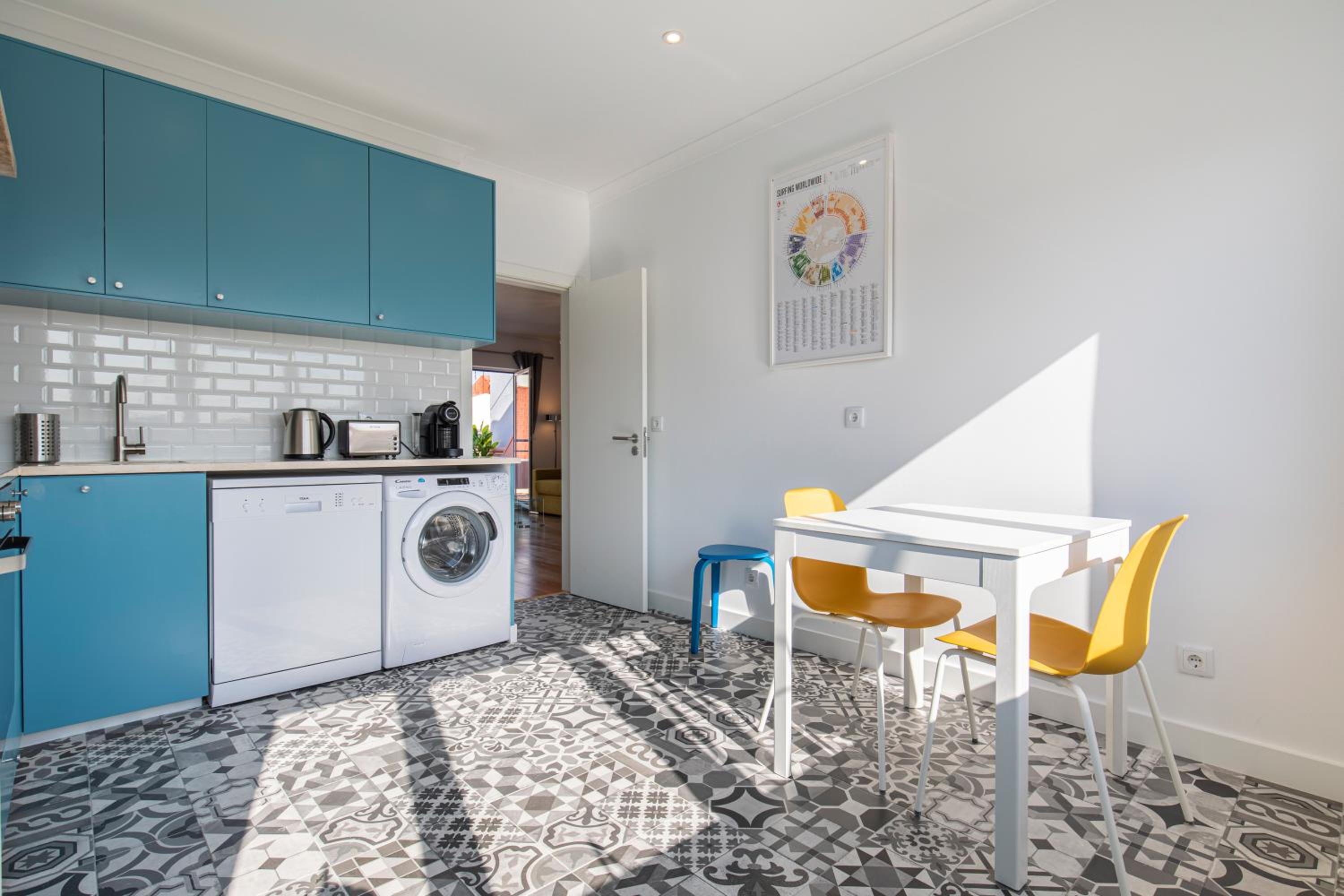 LovelyStay - Sunny 1BDR Apartment W/Terrace view 3