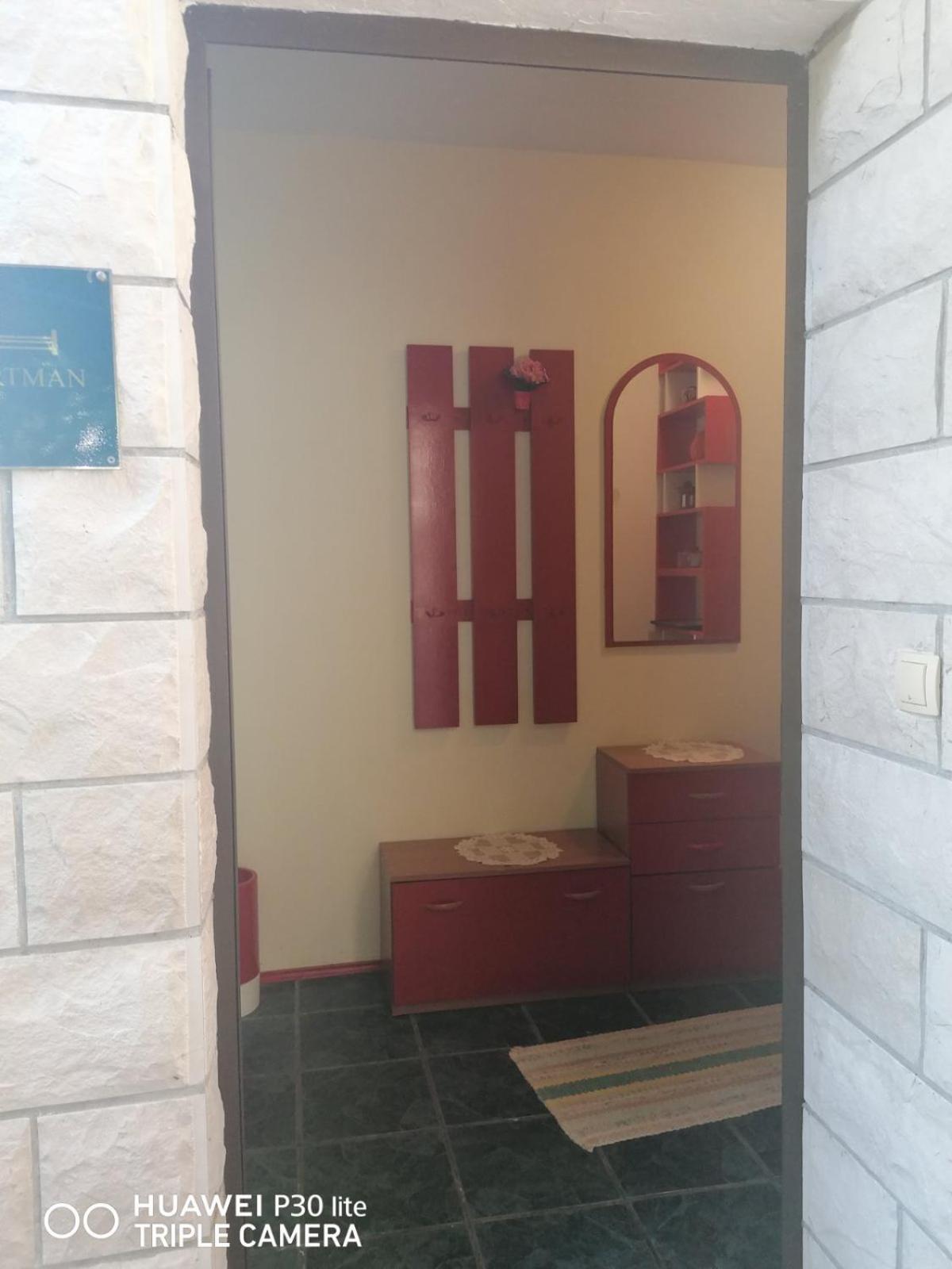 Apartmani Zute view 3