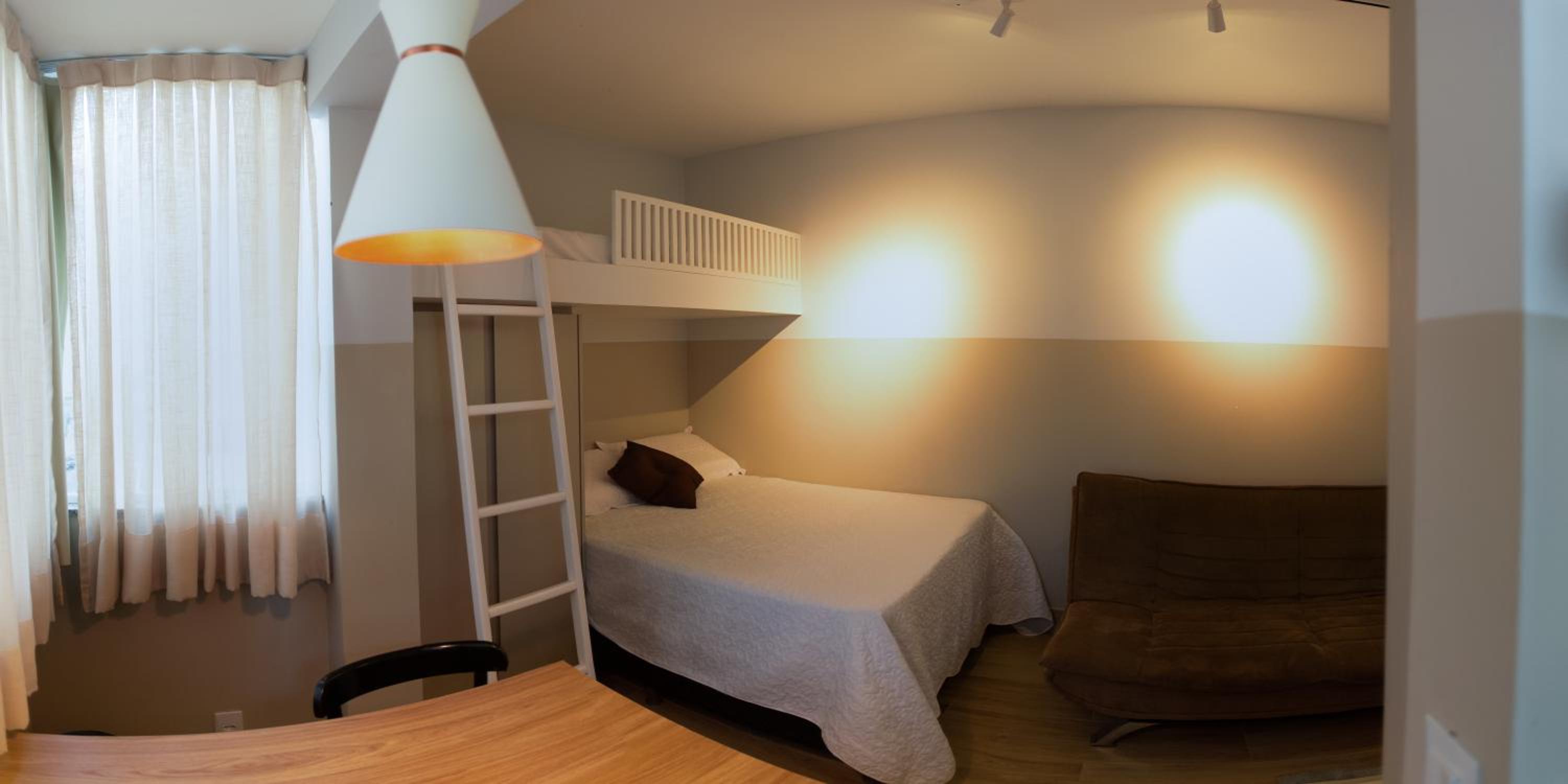 Flat Beverly Hills 307