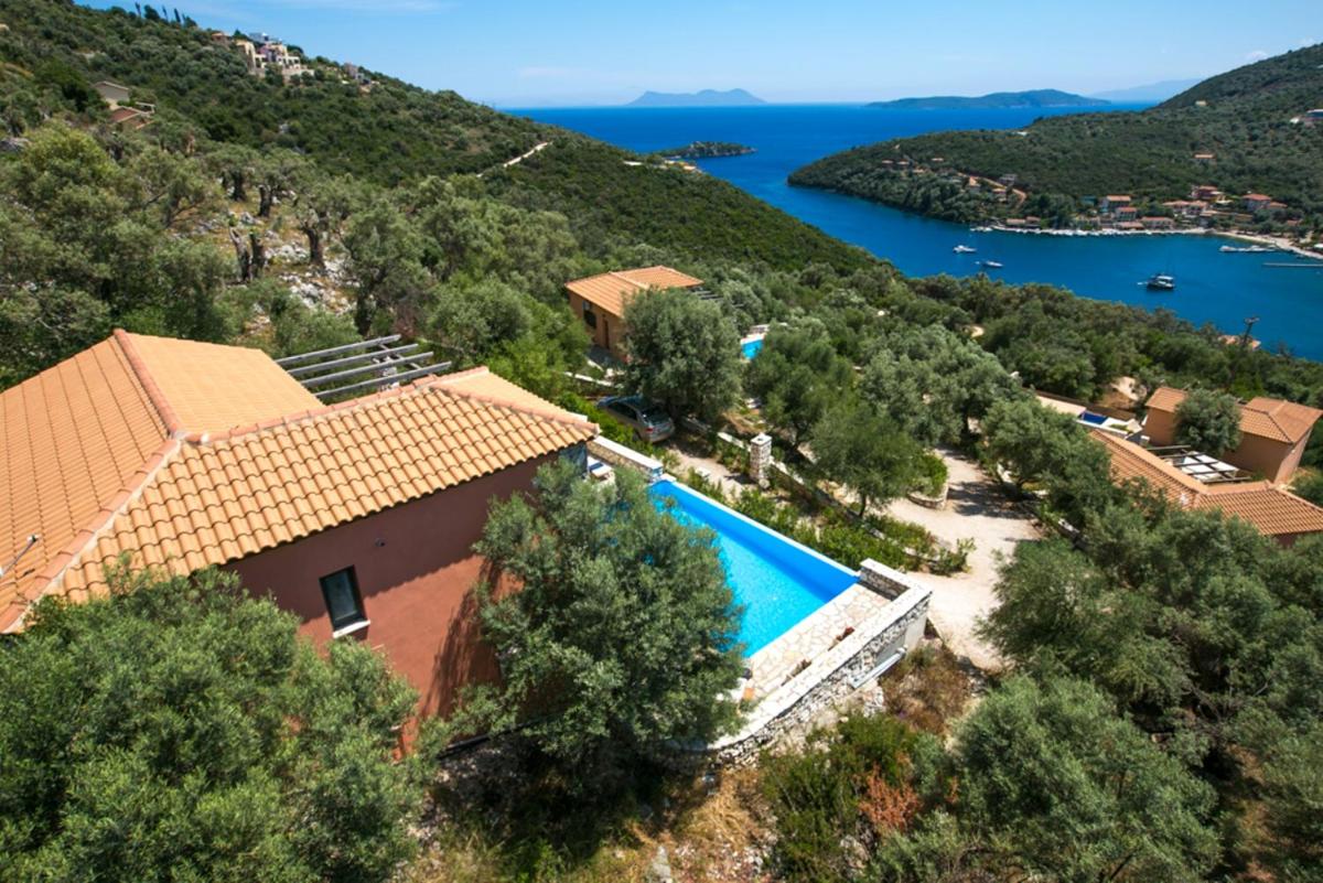 SivotaBayVillas Lefkada - 3 bedrooms villas with sea view & private pool