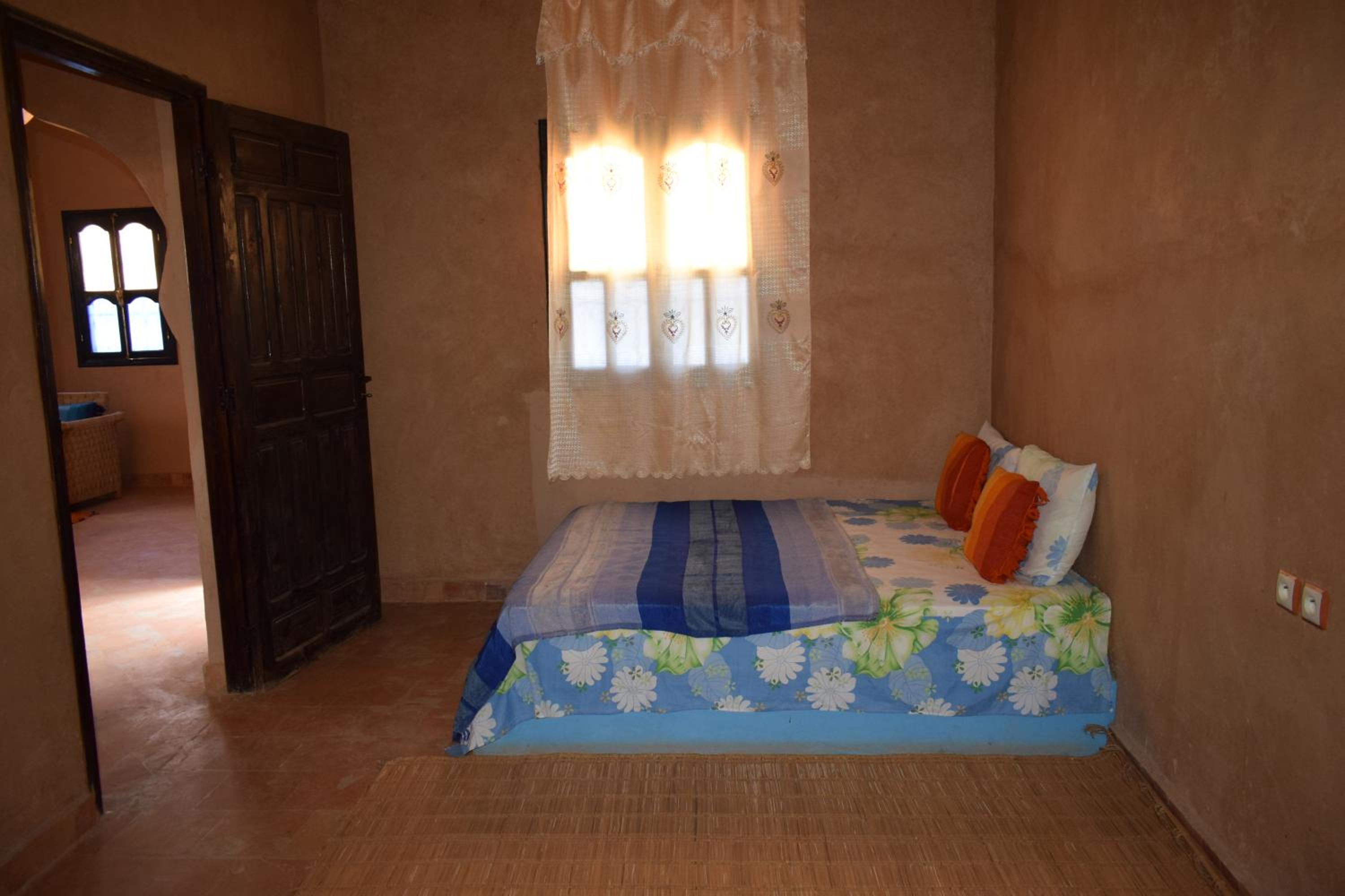 Maison d'hotes la tour de toile view 2