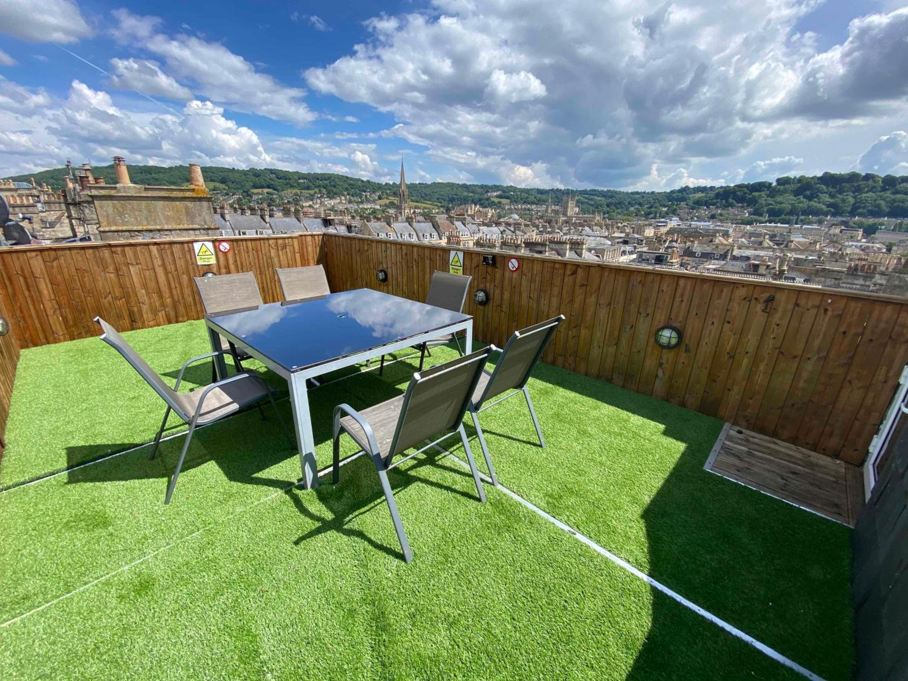 Bath Roof Terrace Apartment, City Centre, Sleeps up to 8 view 3