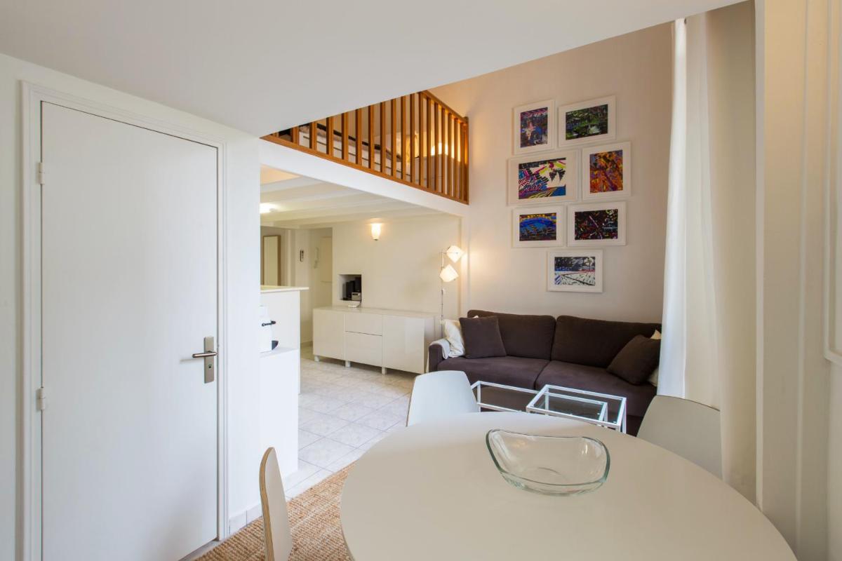 SUEDE PROMENADE Duplex apartment at 1 min from the sea 2 baths view 3
