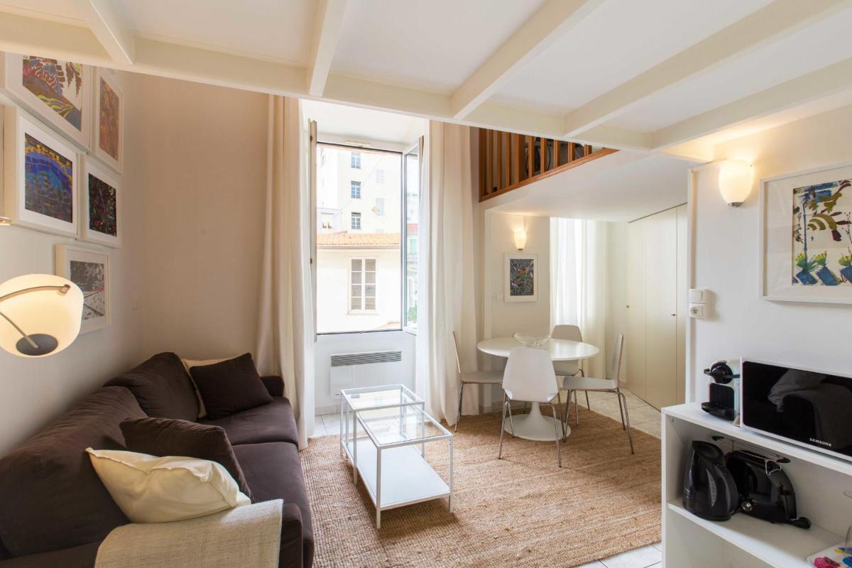 SUEDE PROMENADE Duplex apartment at 1 min from the sea 2 baths view 4
