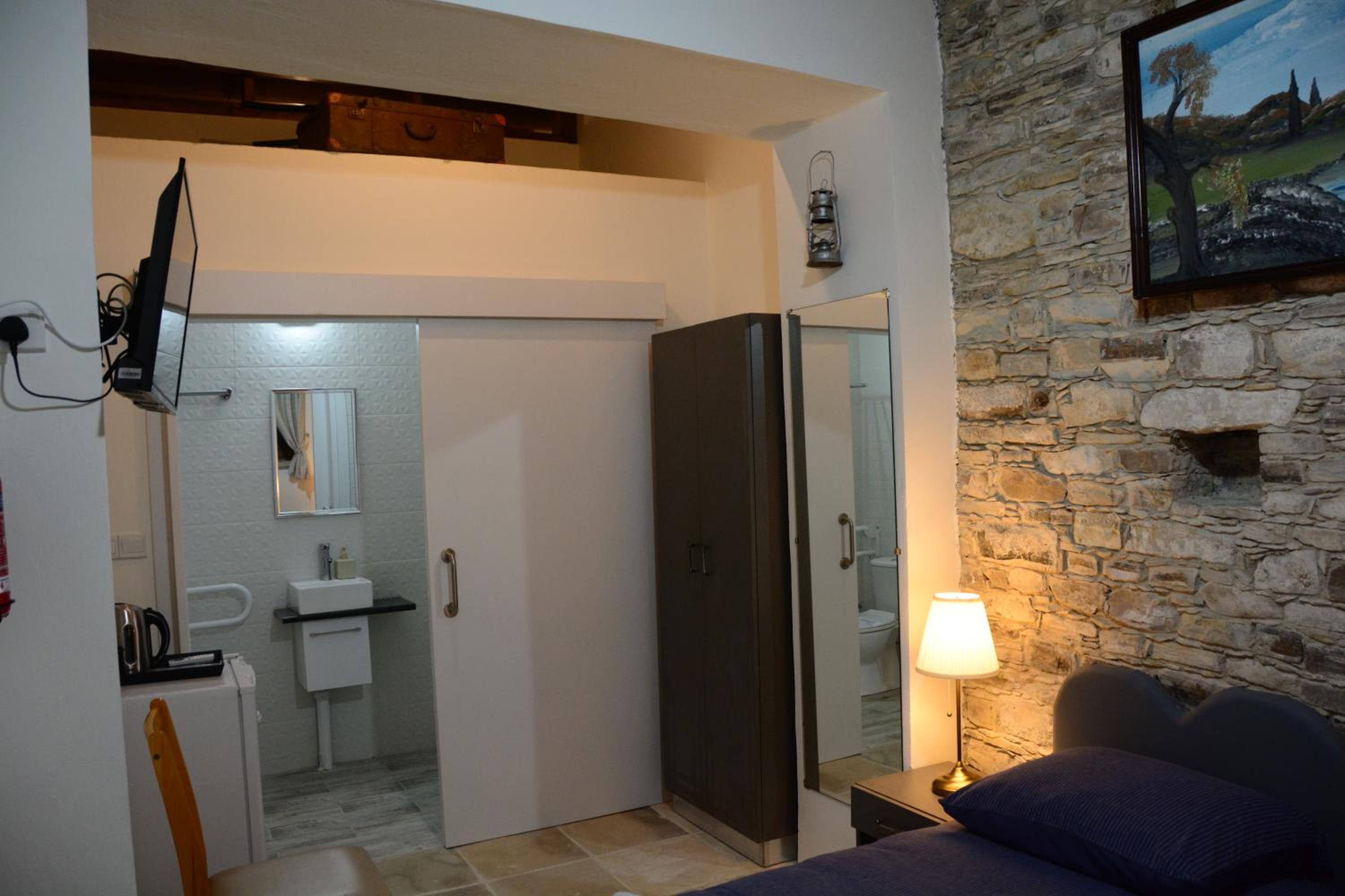Lazaros Stonehouse