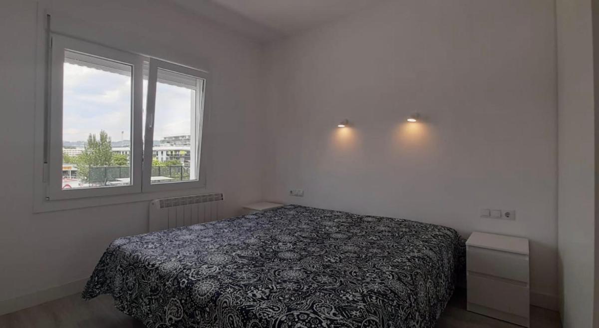 White Apartment photo 5