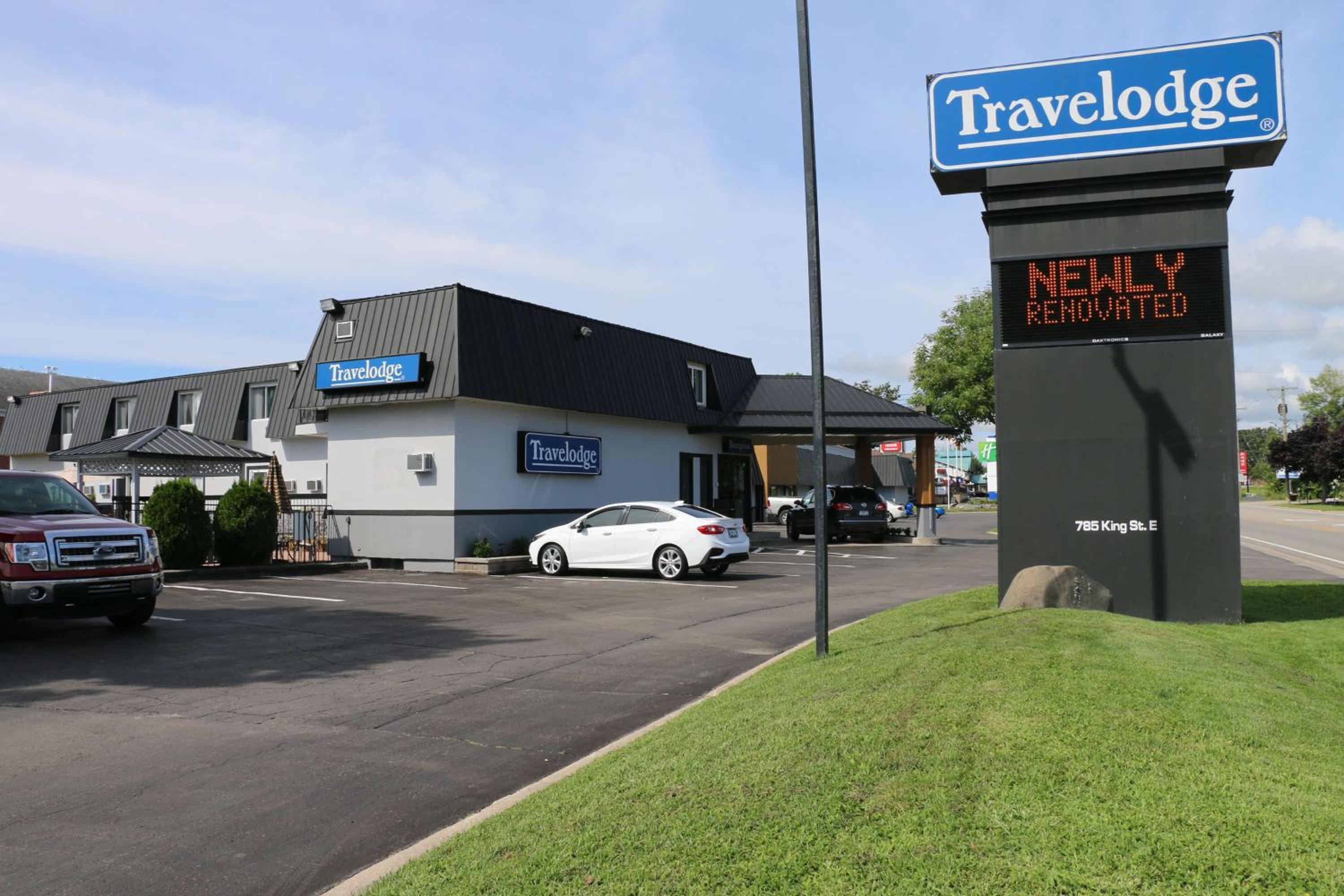 Gananoque Vacations - Travelodge by Wyndham Gananoque - Property Image 1