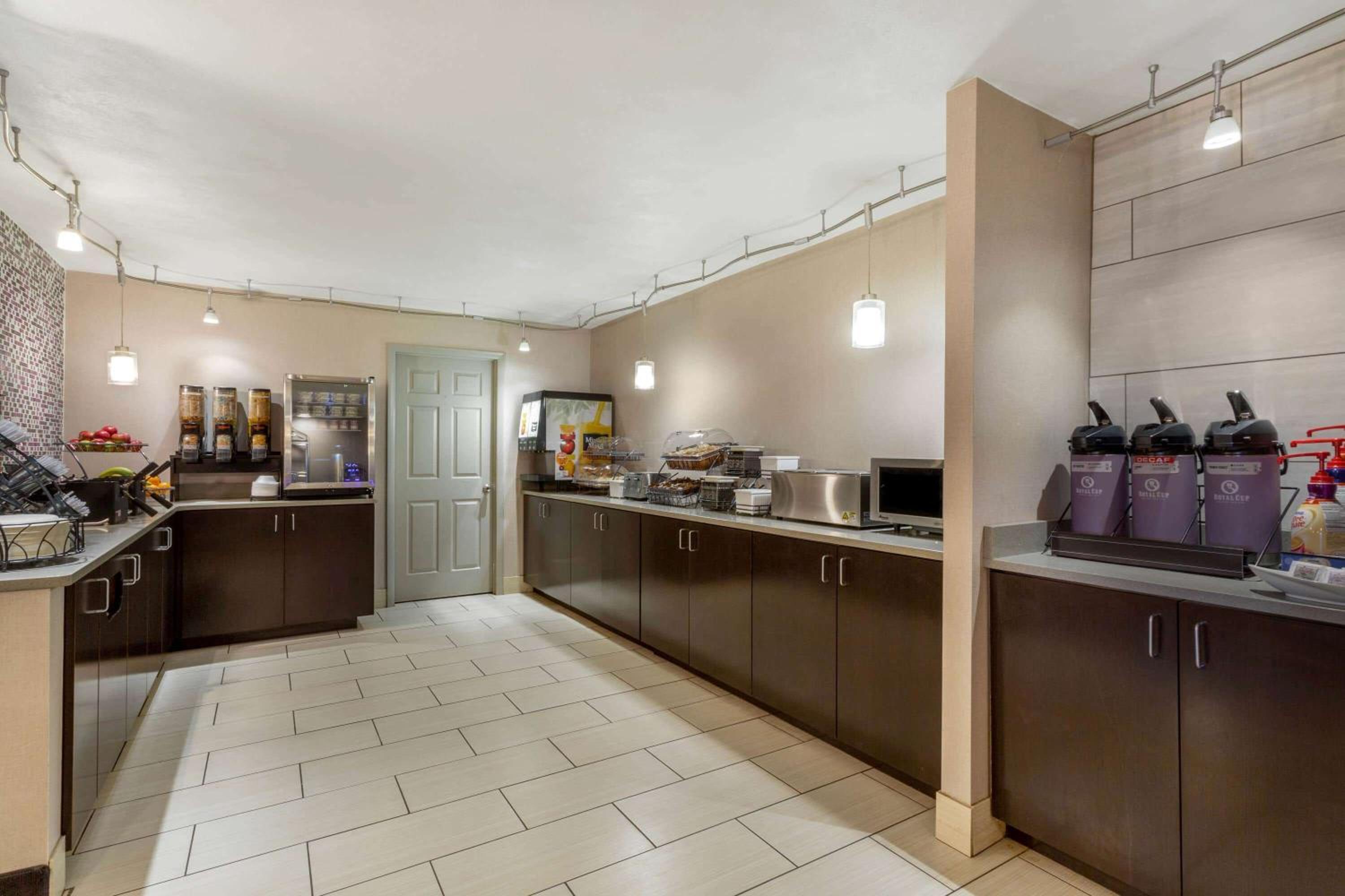 Johnson City Vacations - La Quinta Inn by Wyndham Binghamton - Johnson City - Property Image 46