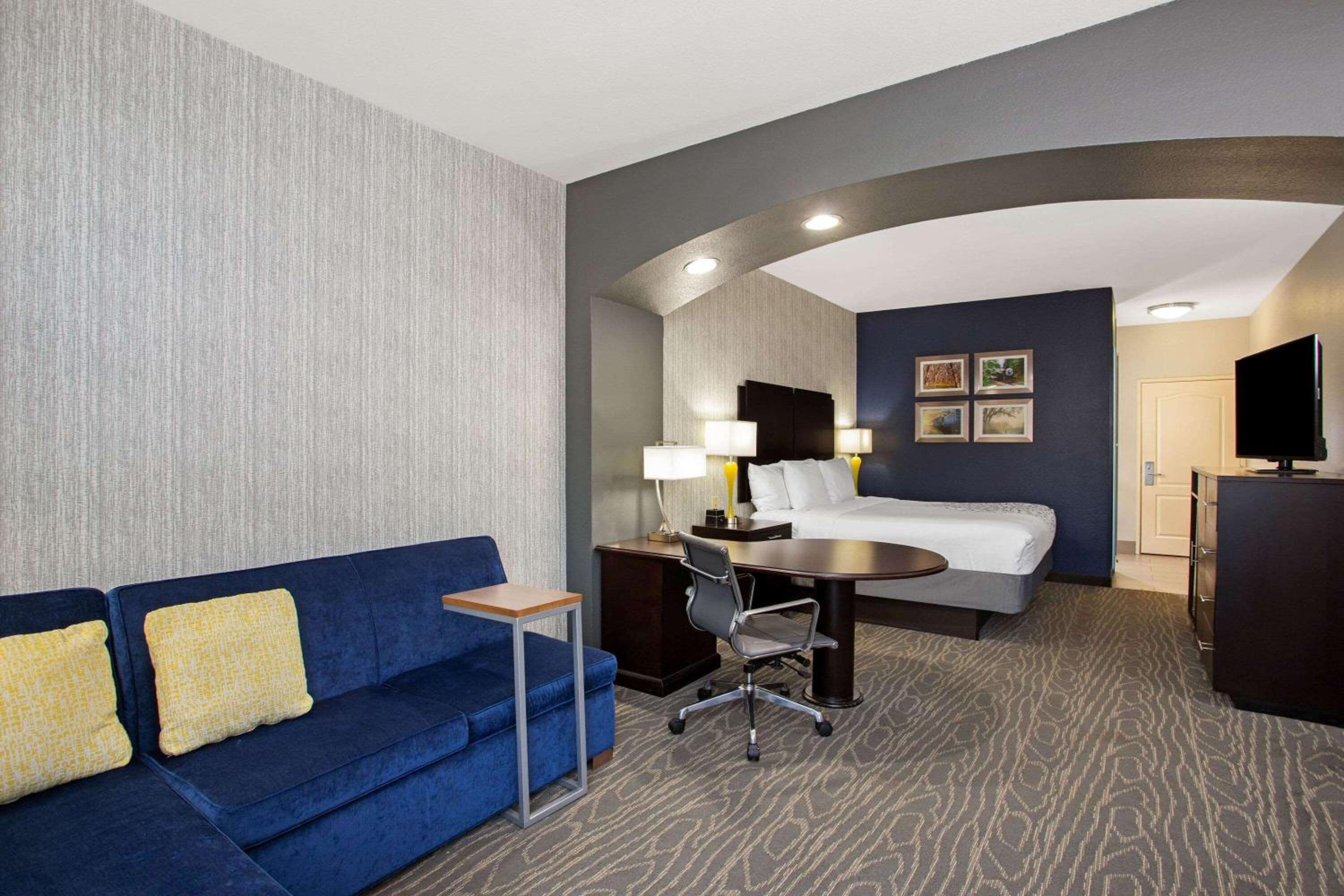 Palestine Vacations - La Quinta by Wyndham Palestine - Property Image 9