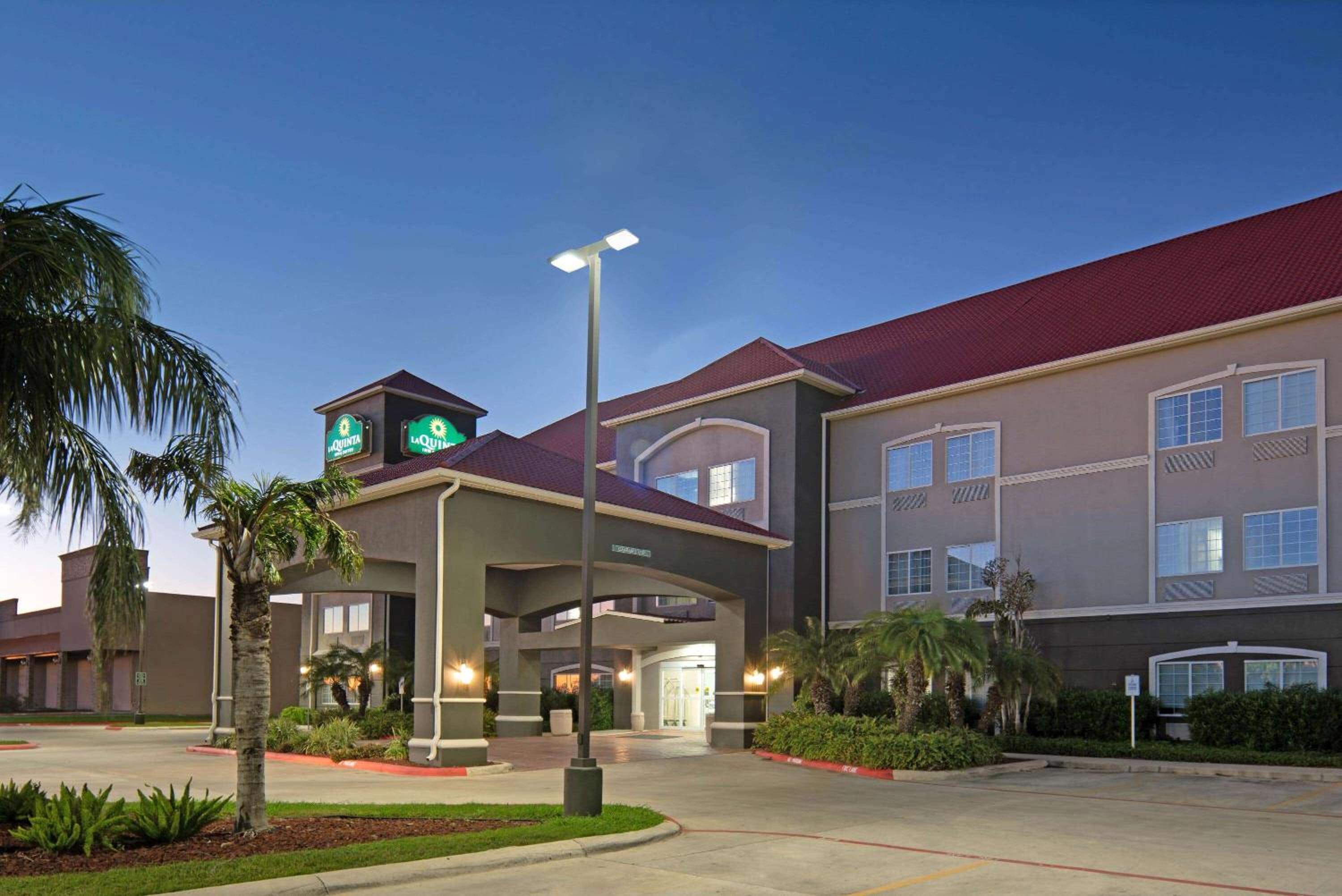 McAllen Vacations - La Quinta Inn  Suites by Wyndham Mercedes Outlet Mall - Property Image 4